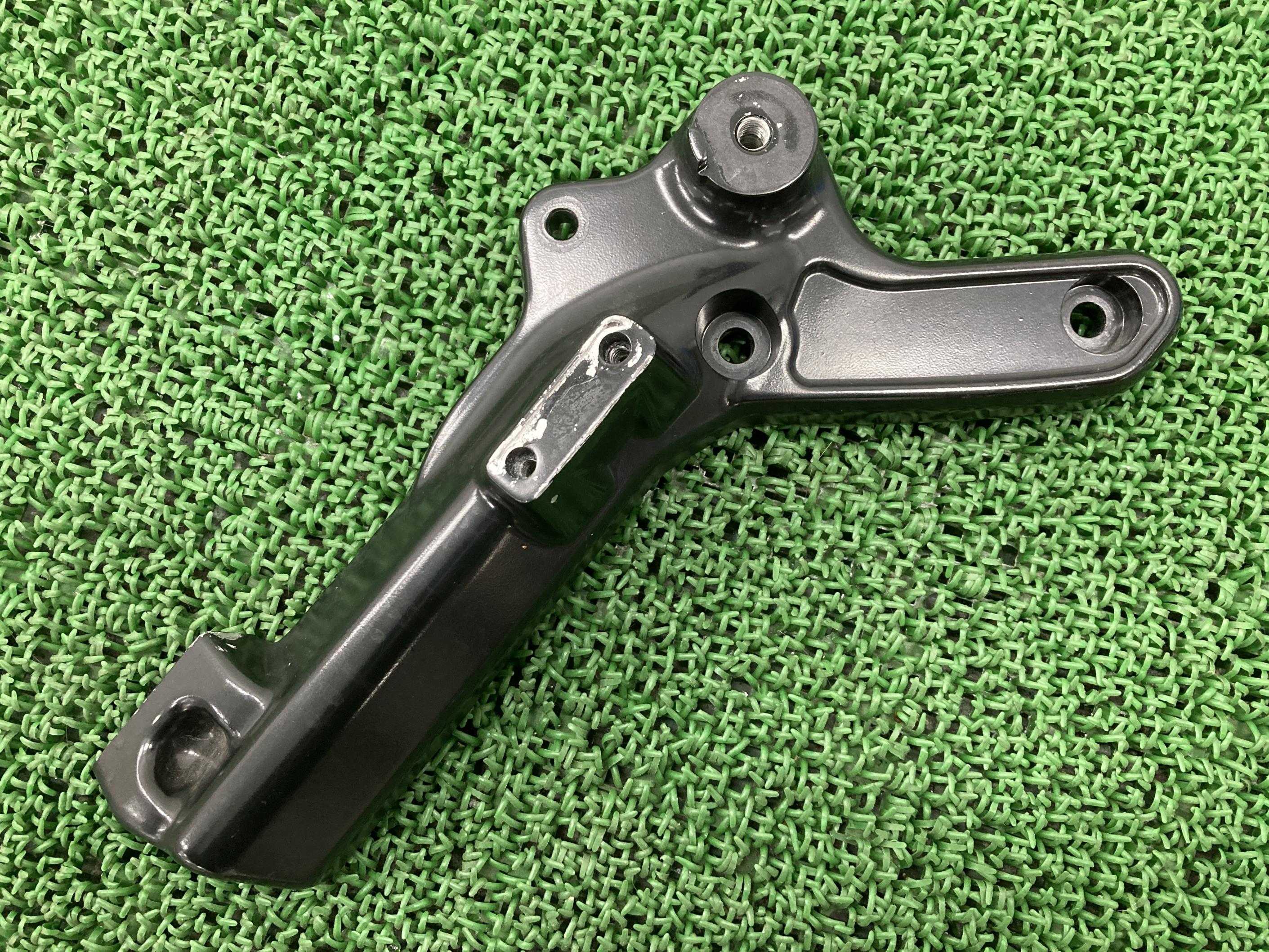 FLFBS1870 マフラーステー ハーレー 純正 バイク 部品 ソフテイル ファットボーイ114 曲がり無し 品薄 車検 Genuine 【中古】 58