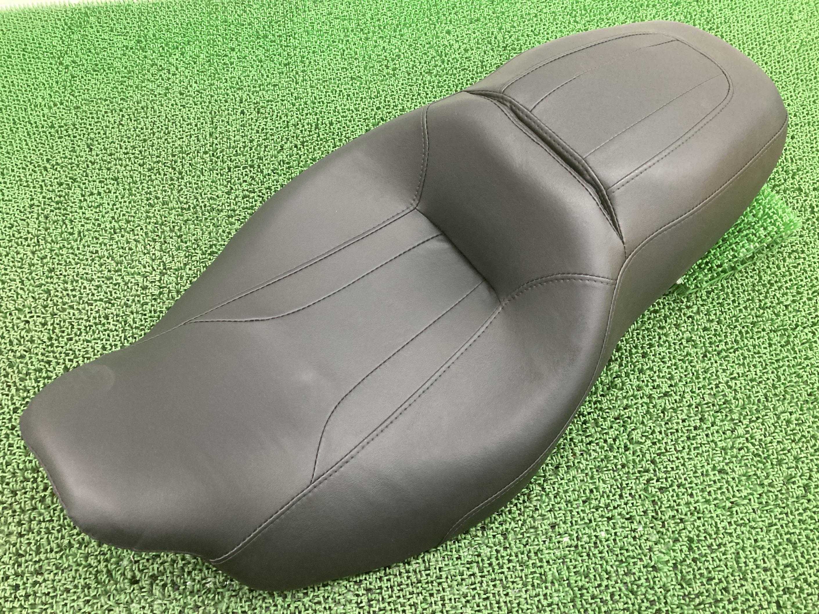 FLTRXS1870 シート ハーレー 純正 バイク 部品 ツーリング ロードグライドスペシャル コンディション良好 破れ無し 車検 Genuine 【中古】 61