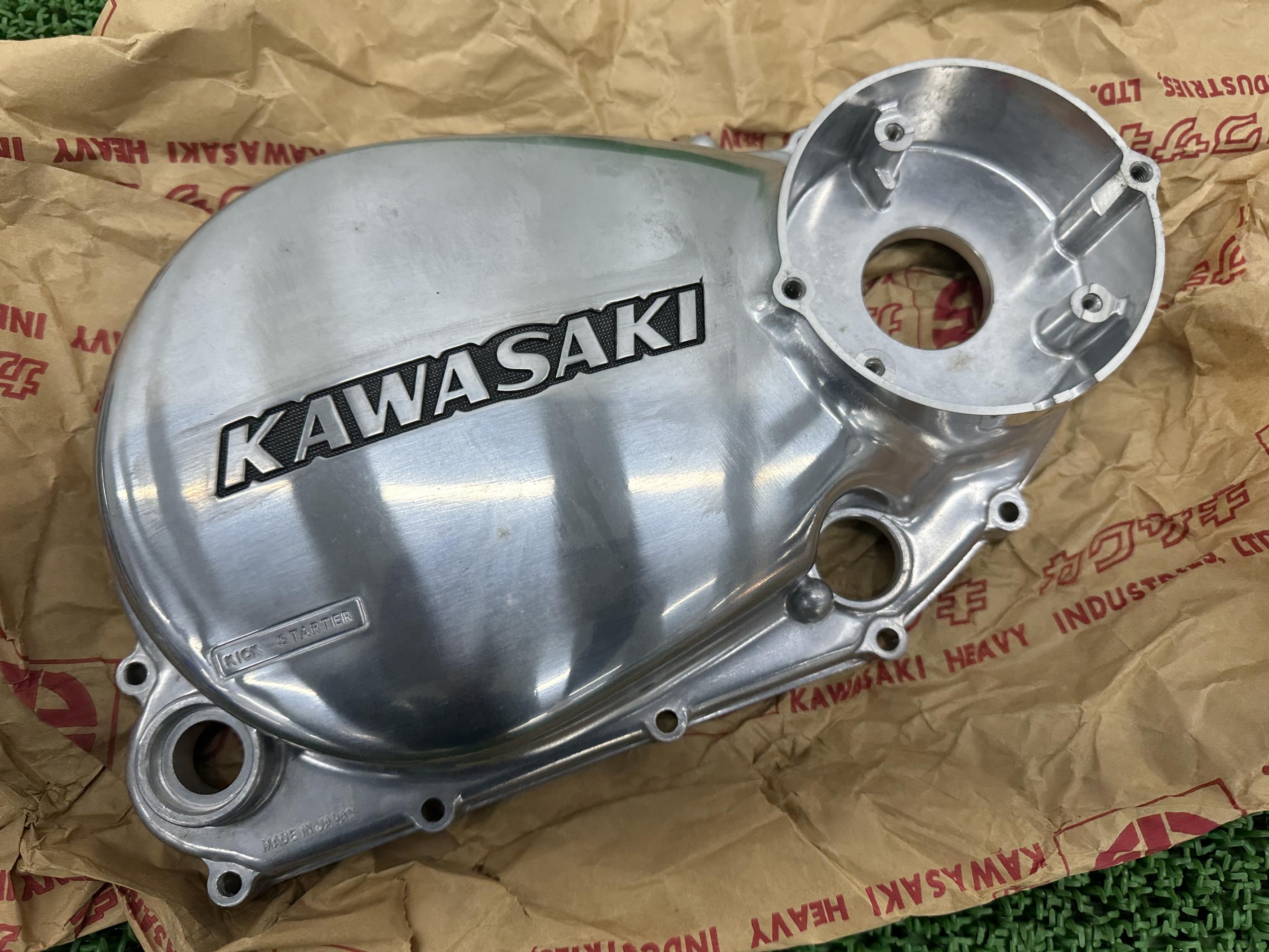 Z400 KZ400 エンジンカバー 在庫有 即納 カワサキ 純正 新品 バイク 部品 KZ400D クランクケースカバー 未使用 1976年モデル 奇跡の一品 車検 Genuine Xy
