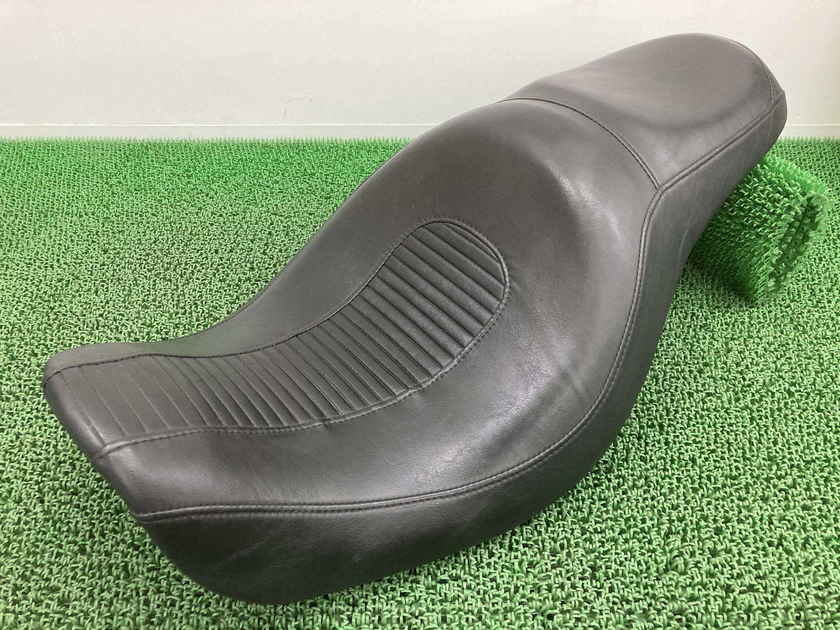 FXDL1580 シート ハーレー 純正 バイク 部品 ダイナ ローライダー 破れ無し 品薄 車検 Genuine 【中古】 88