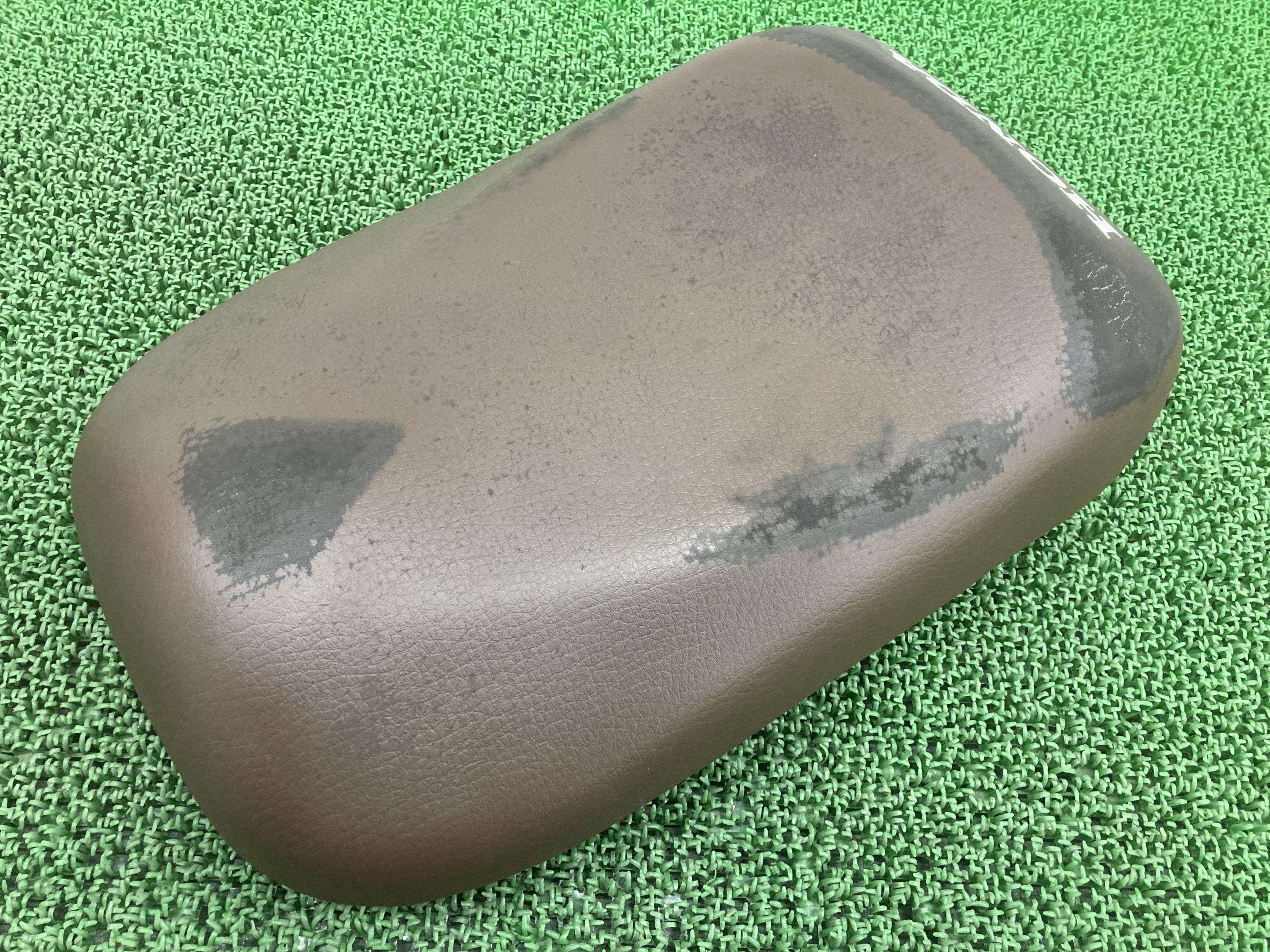 ズーマーシート茶ホンダ純正バイク部品AF58ZOOMER修復素材や張り替えベースに品薄希少品車検Genuine【中古】 77｜ティーエスパーツ　店