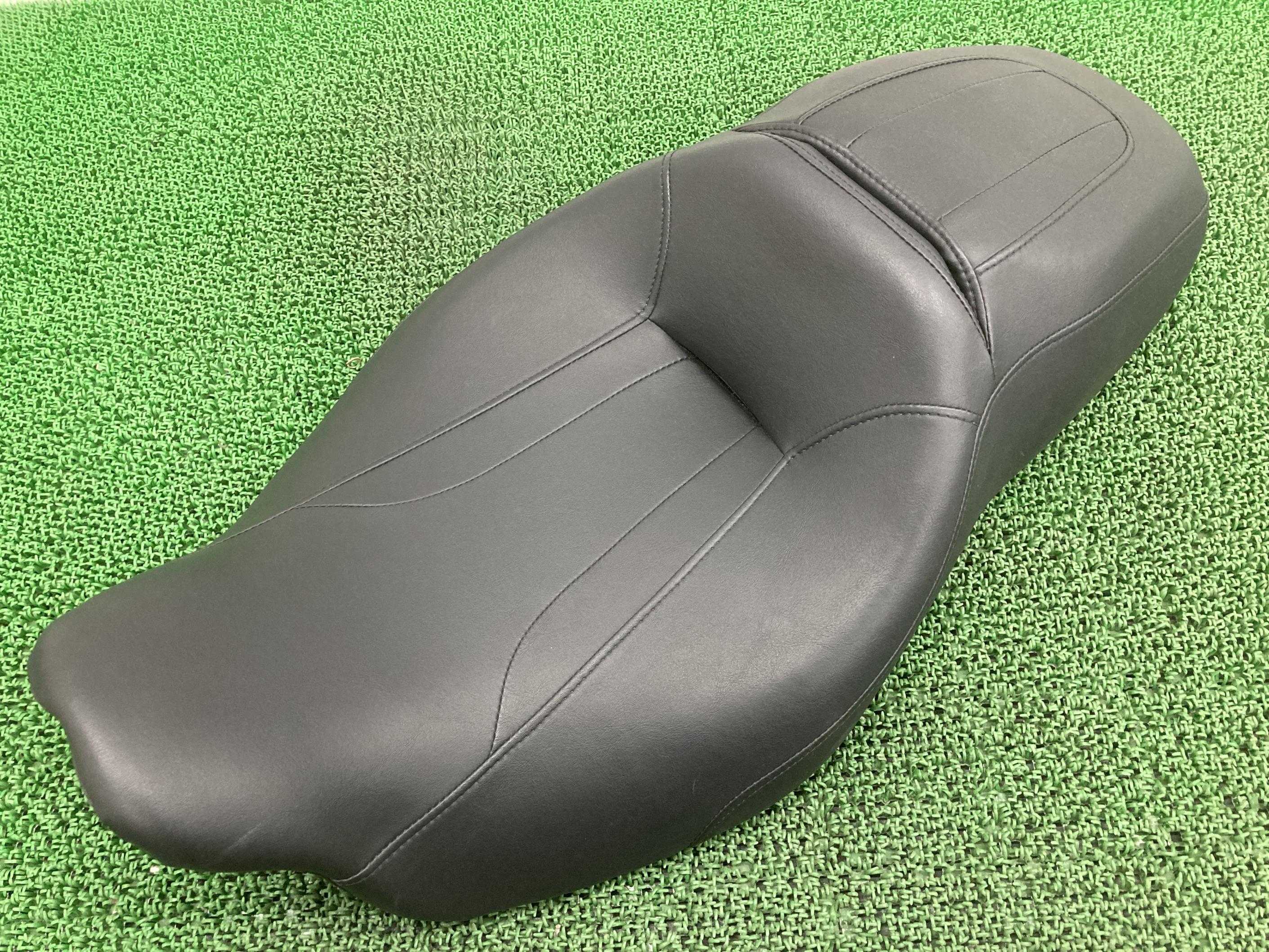 FLTRXS1870 シート ハーレー 純正 バイク 部品 ツーリング ロードグライドスペシャル 破れ無し 品薄 車検 Genuine 【中古】 10