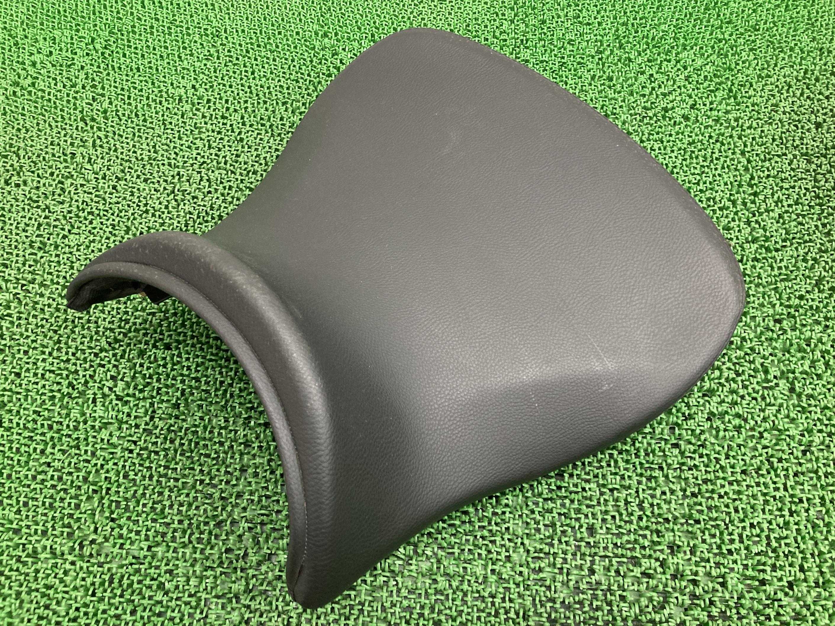 R1200RT シート WB10A0309HZ256*** BMW 純正 バイク 部品 2017年式外し 52537728821 メインシート ヒーター付き 破れ無し 車検 Genuine 【中古】 66｜ティーエスパーツ　店