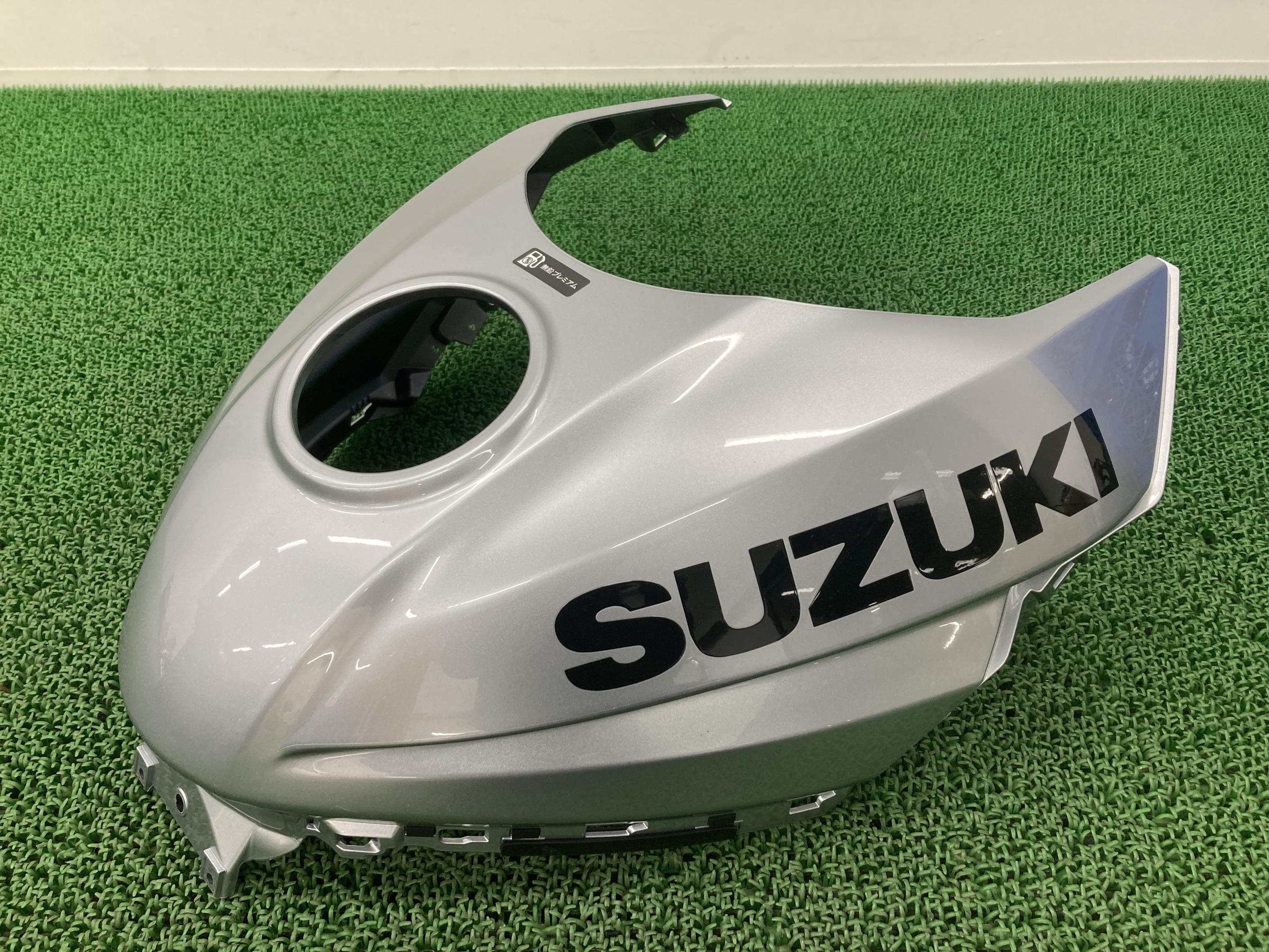 GSX-S1000Sカタナ タンクカバー 銀 スズキ 純正 バイク 部品 GT79B KATANA コンディション良好 品薄 希少品 車検 Genuine 【中古】 62