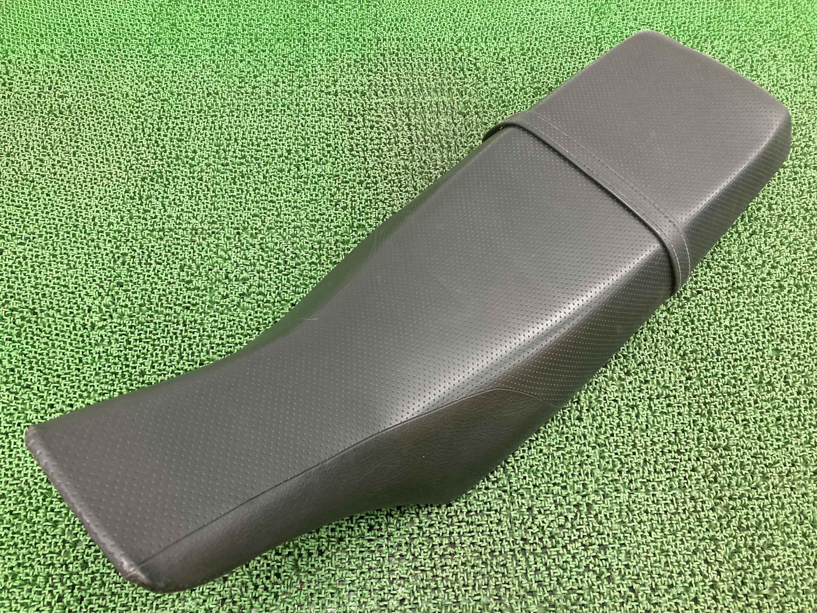 TW200 シート ヤマハ 純正 バイク 部品 DG07J ディンプル 修復素材や張り替えベースに 品薄 希少品 車検 Genuine 【中古】 43