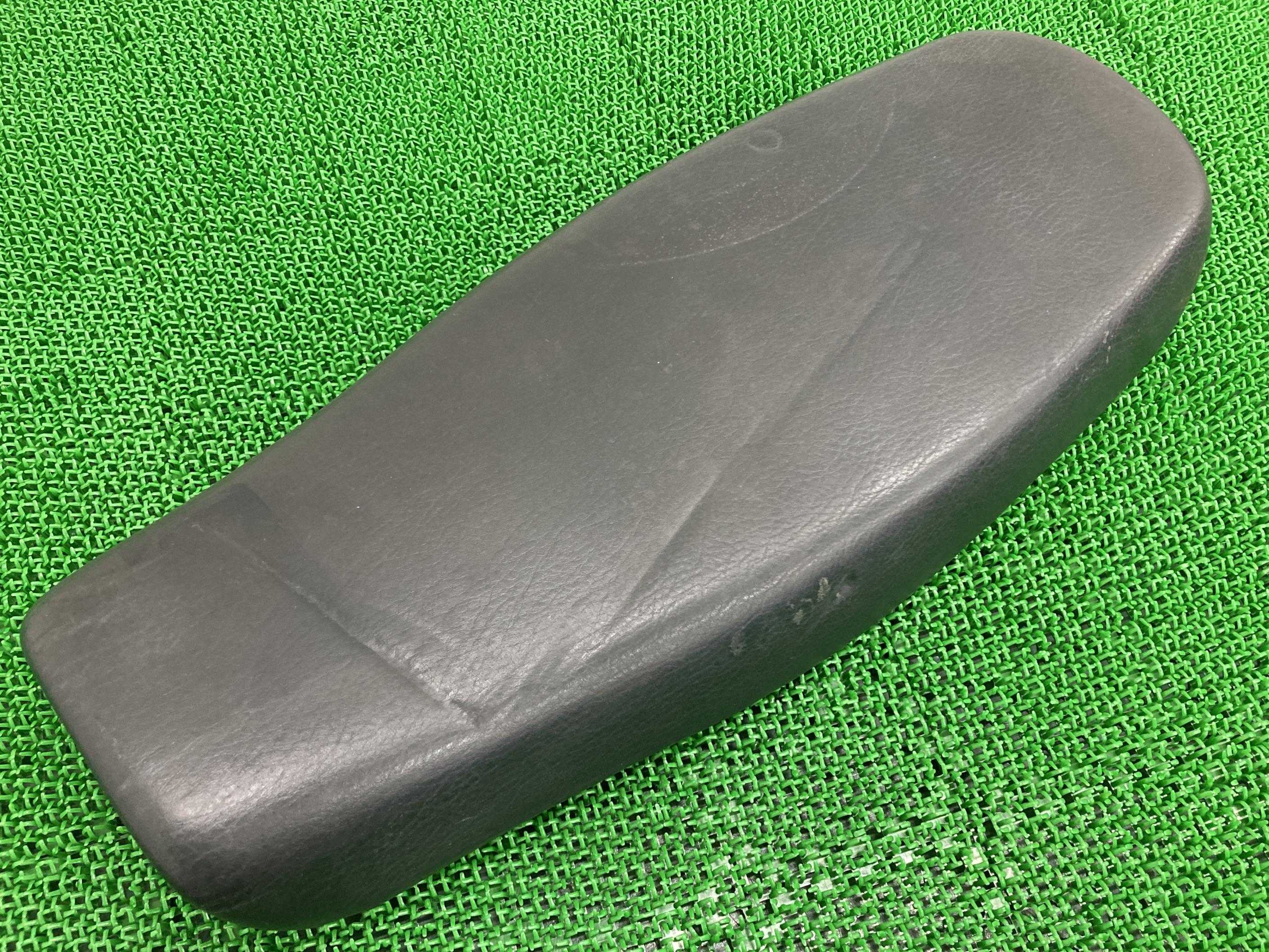 グラストラッカー シート スズキ 純正 バイク 部品 NJ47A NJ4BA グラストラッカービッグボーイ カスタム素材に 破れ無し 車検 Genuine 【中古】 37｜ティーエスパーツ　店