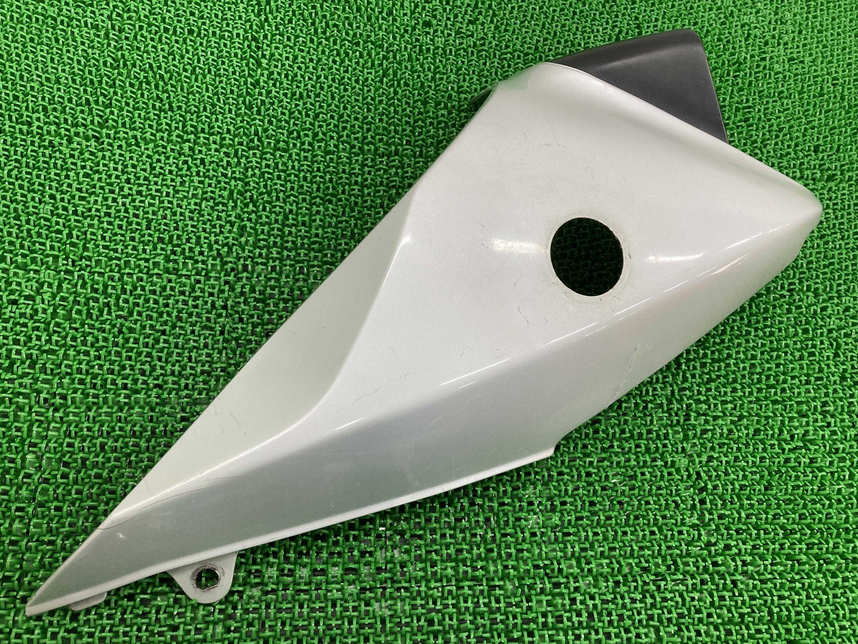 GSX250Sカタナ アッパーカウル 右 銀 スズキ 純正 バイク 部品 GJ76A 刀 KATANA 修復素材やペイント素材に 品薄 車検 Genuine 【中古】 20｜ティーエスパーツ　店 15,800円
