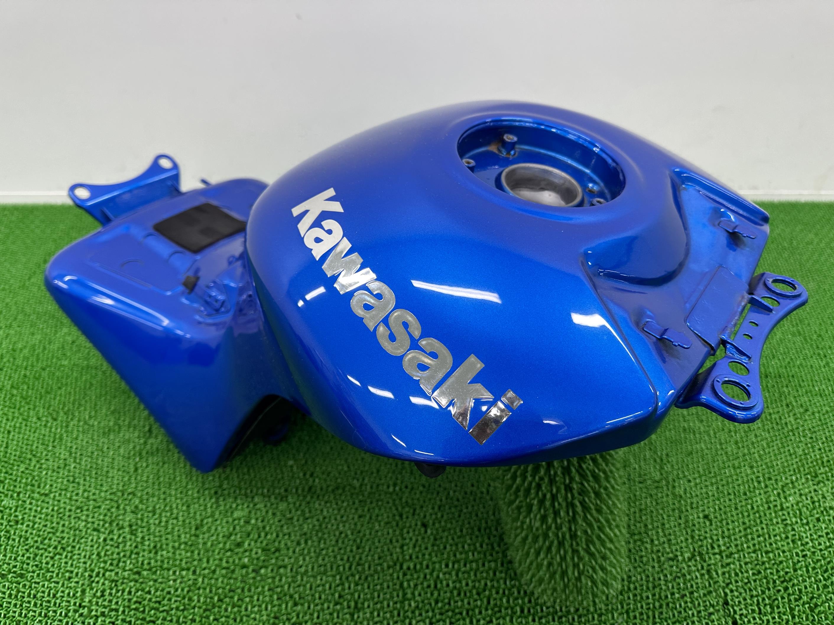 楽天市場】ZRX1200ダエグタンク紺Mカワサキ純正バイク部品ZRT20D