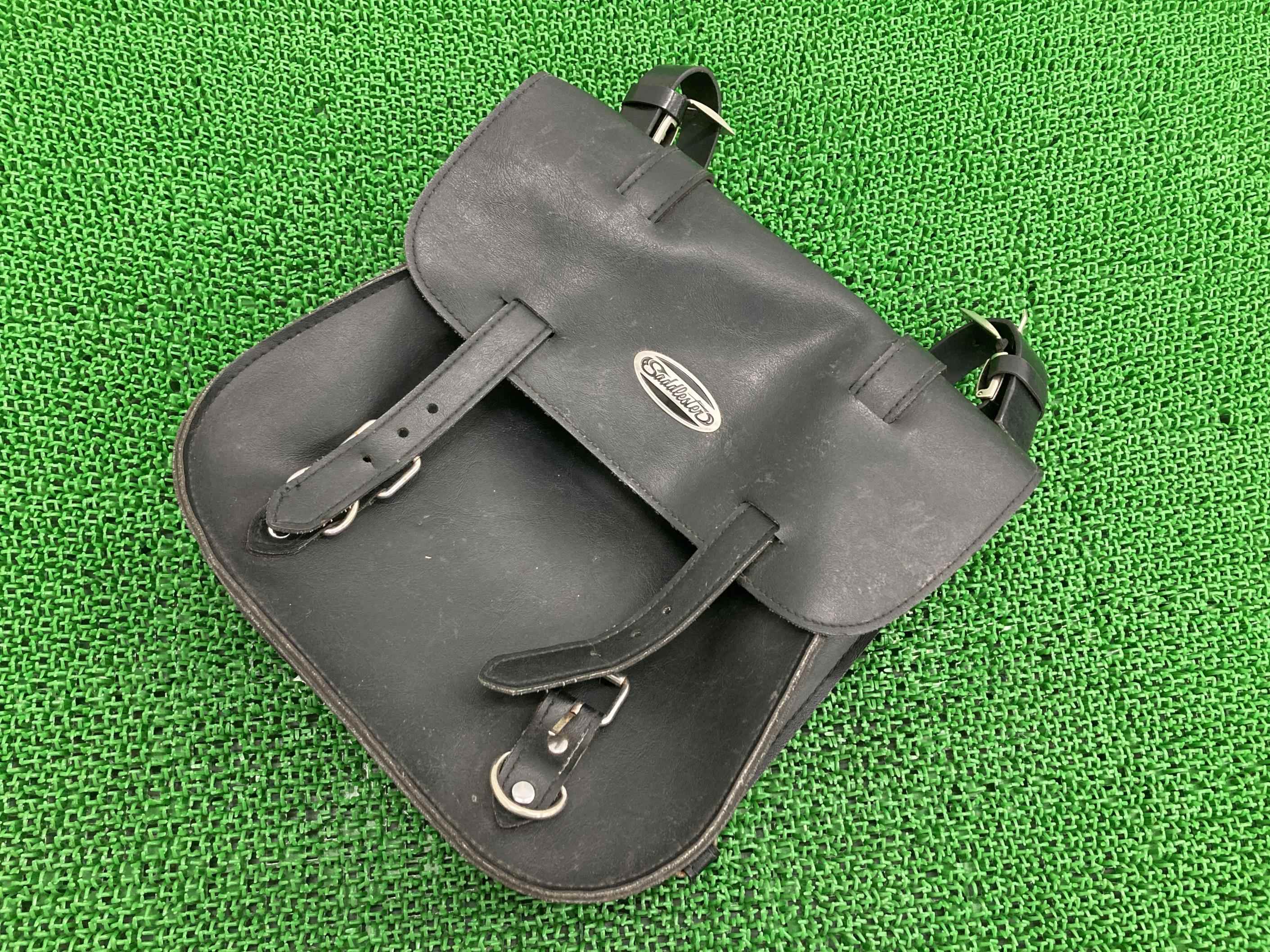 サドルマン製サイドバッグ片側社外バイク部品SADDLEMENハーレーバルカンスティードドラッグスターなどに修復素材にドラッグスター400スティード400バルカン400ドラッグスター250ドラッグスター400クラシックXL883【中古】 4