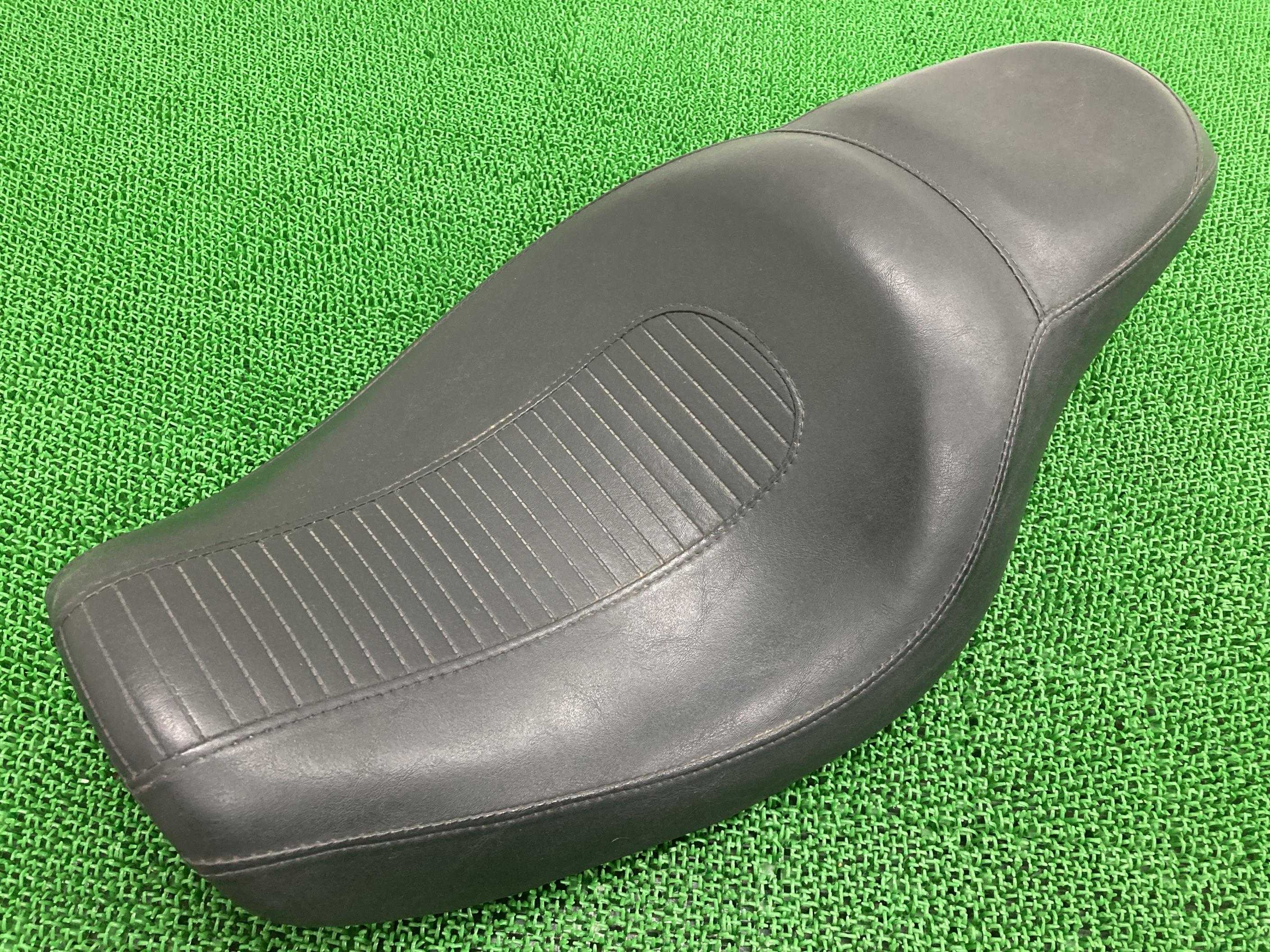 FXDL1450シートハーレー純正バイク部品ダイナローライダー03～05年コンディション良好破れ無し車検Genuine【中古】 47