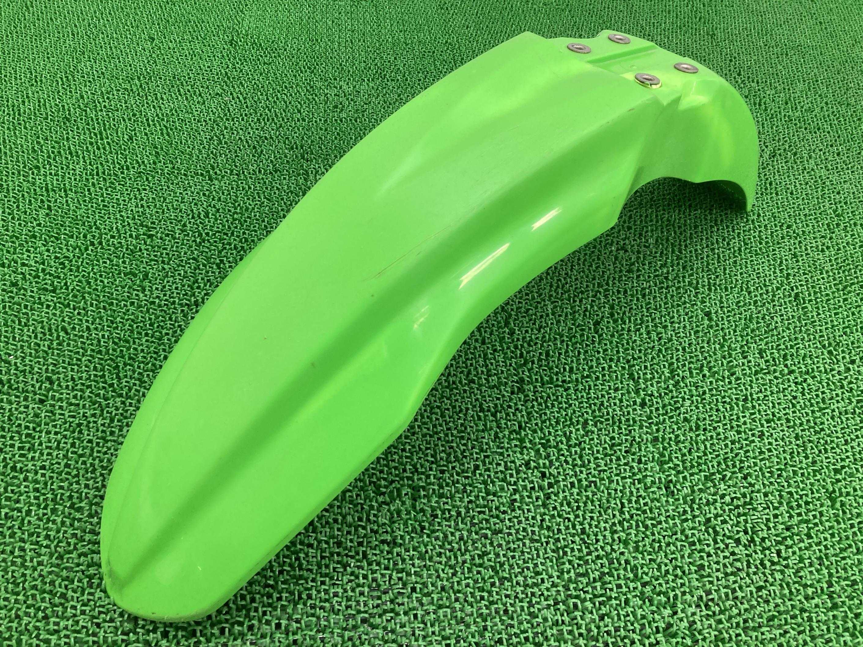 KX250F フロントフェンダー 緑 カワサキ 純正 バイク 部品 KX250W ペイント素材に 割れ欠け無し 品薄 希少品 車検 Genuine 【中古】 96