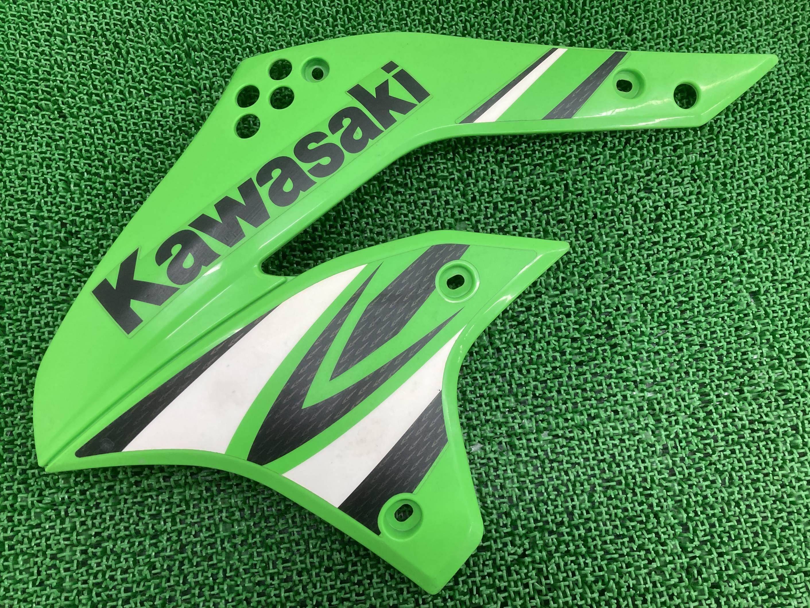 KX450F シュラウド 左 緑 カワサキ 純正 バイク 部品 KX450D 08年モデル サイドカバー 品薄 希少品 車検 Genuine 【中古】 71