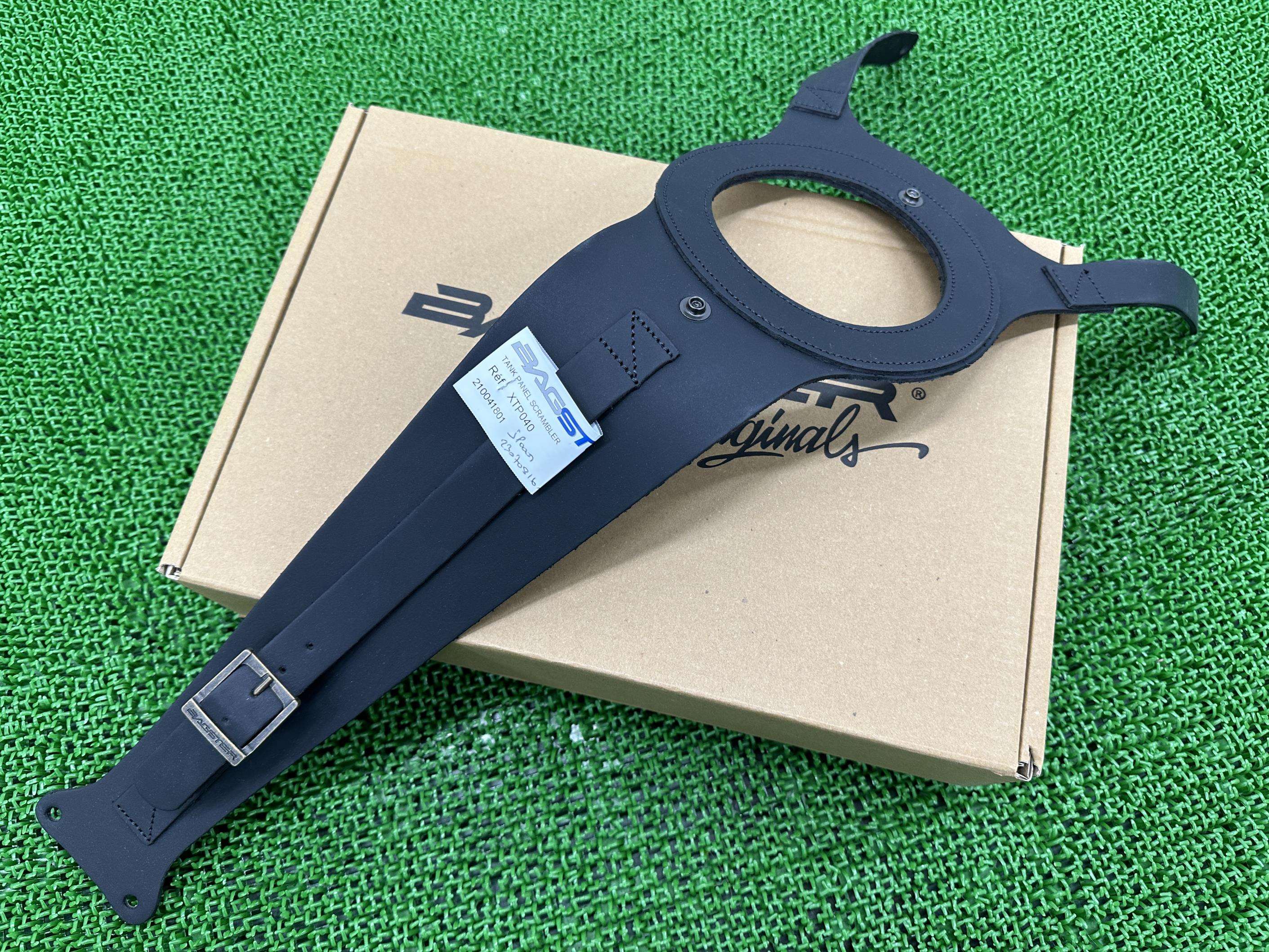 バグスター製スクランブラータンクカバー黒在庫有即納社外新品バイク部品ドゥカティ20-23年スクランブラーシリーズレザータンクパネル未使用品BAGSTAR 35|ティーエスパーツ 店