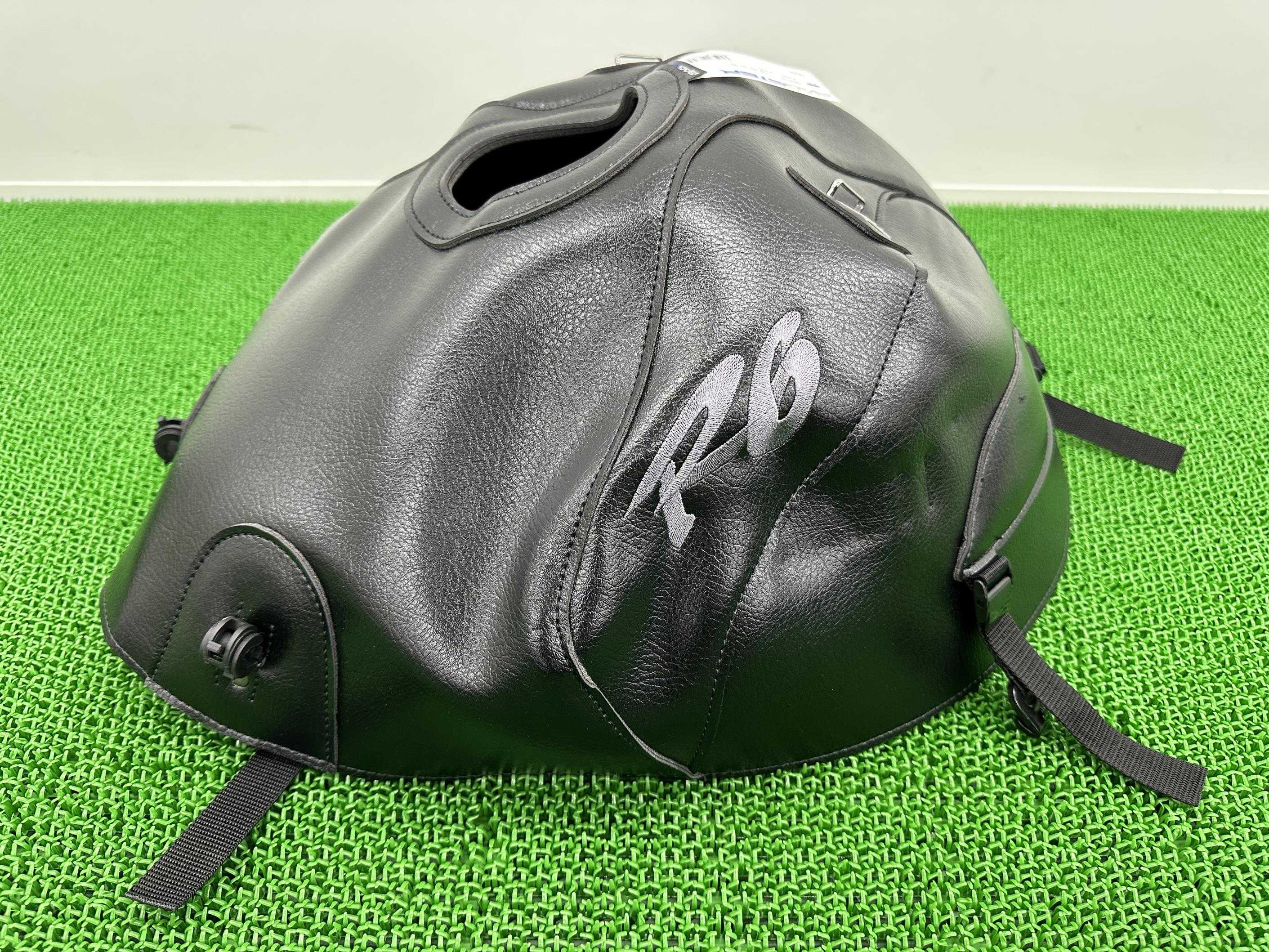 バグスター製YZF-R6 タンクカバー 黒 在庫有 即納 社外 新品 バイク 部品 02-05年YZFR6 PVC タンクバッグベース 未使用品 BAGSTAR フランス製 vD 20,160円