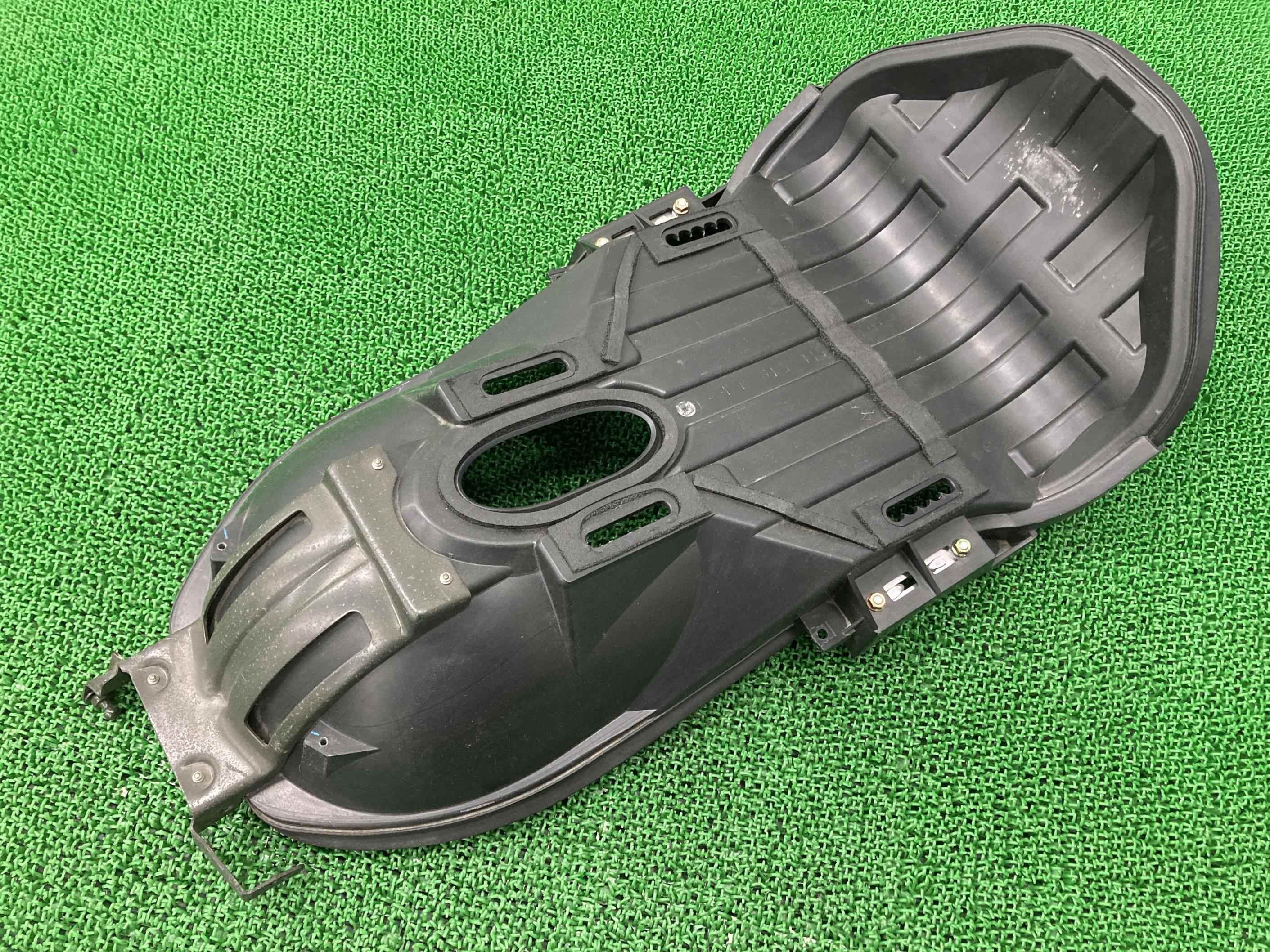 マジェスティ250 シートベース ヤマハ 純正 バイク 部品 SG03J インナーカウル メットインボックス 割れ欠け無し 品薄 車検 Genuine 【中古】 41
