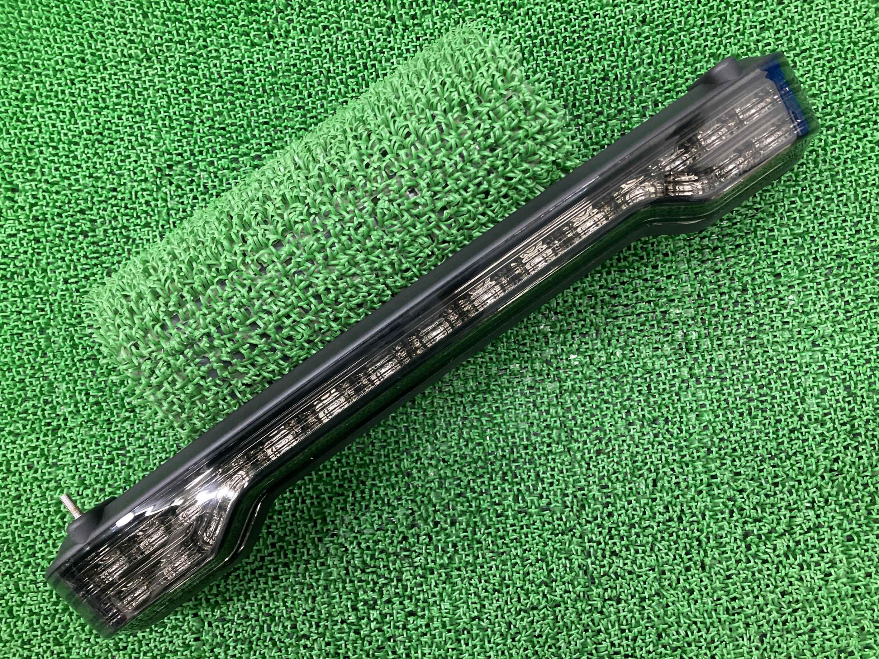 FLHTCUG1690 テールランプ ハーレー 純正 バイク 部品 2016年式外し トライグライドウルトラ ツアーパックテールライト コンディション良好 車検 Genuine 【中古】 38｜ティーエスパーツ　店