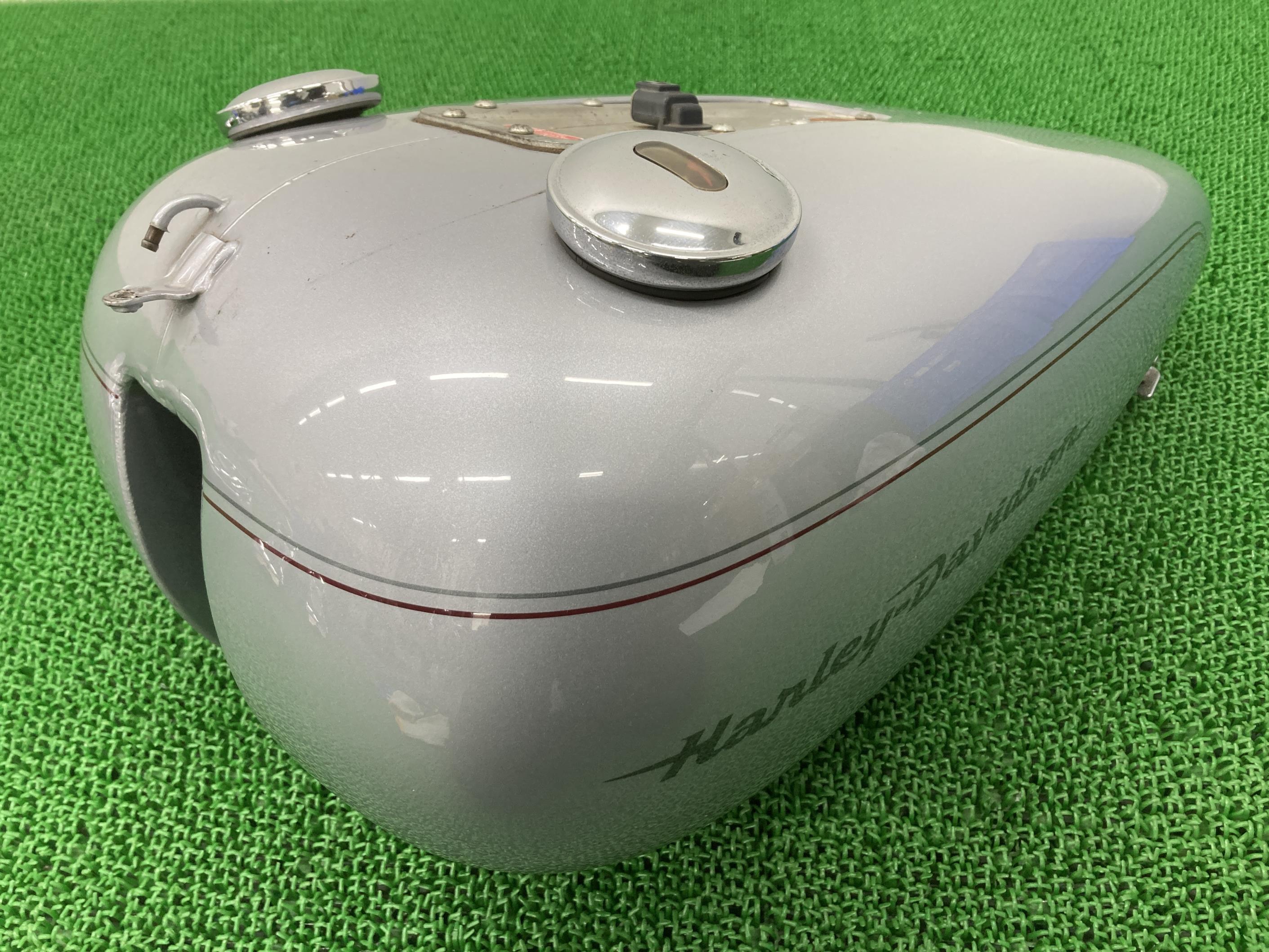 FXSTD1450タンク銀ハーレー純正バイク部品TC88ソフテイルデュースキャップフューエルコックフューエルメーター車検Genuine【中古】 16｜ティーエスパーツ　店