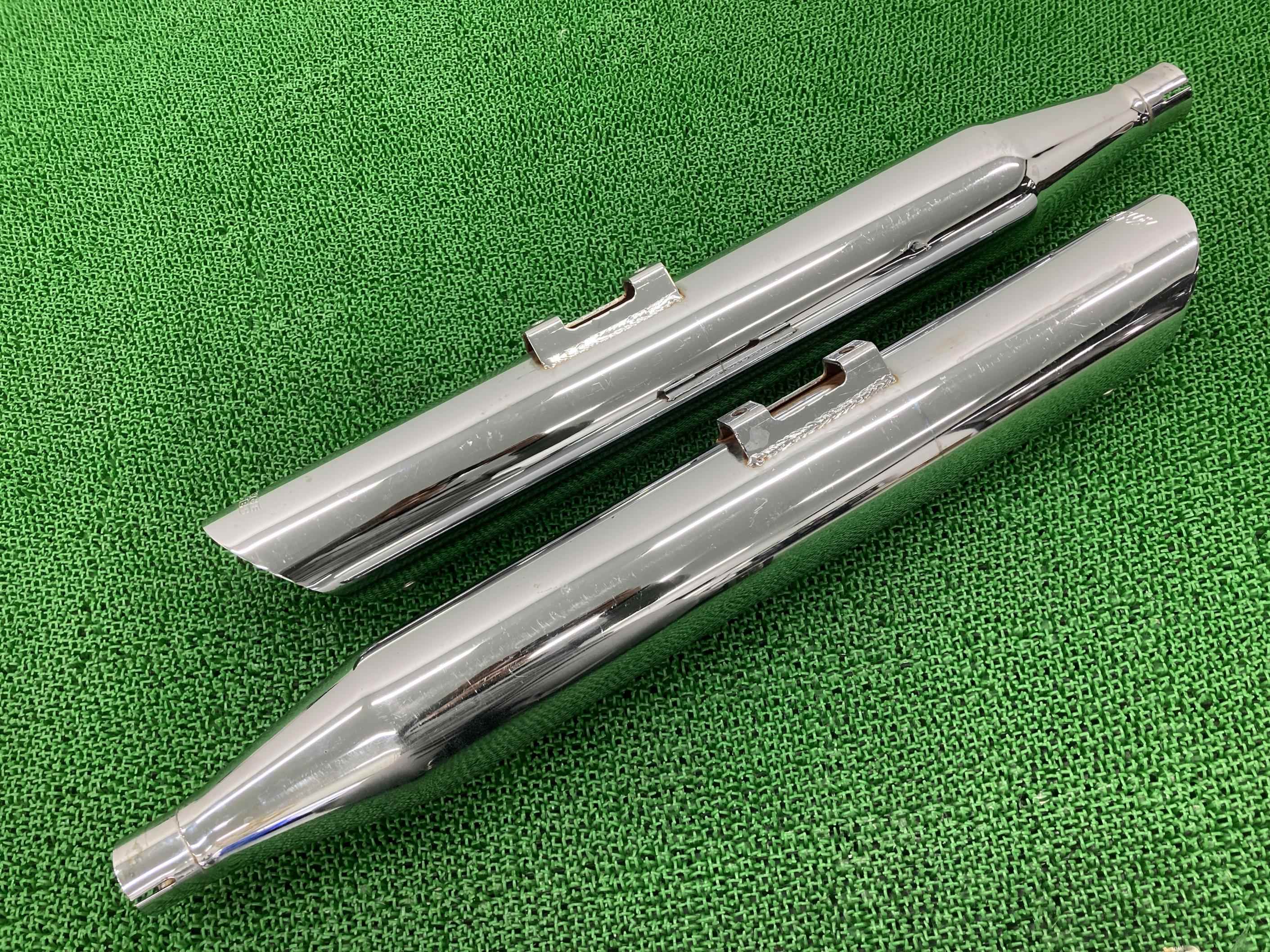 バンス＆ハインズ製バルカン1500クラシックツアラー サイレンサーマフラー 左右 VNT50G-040*** 社外 バイク 部品 VNT50G-040 VULCAN1500CT スチール スラッシュダウン 【中古】 38｜ティーエスパーツ　店