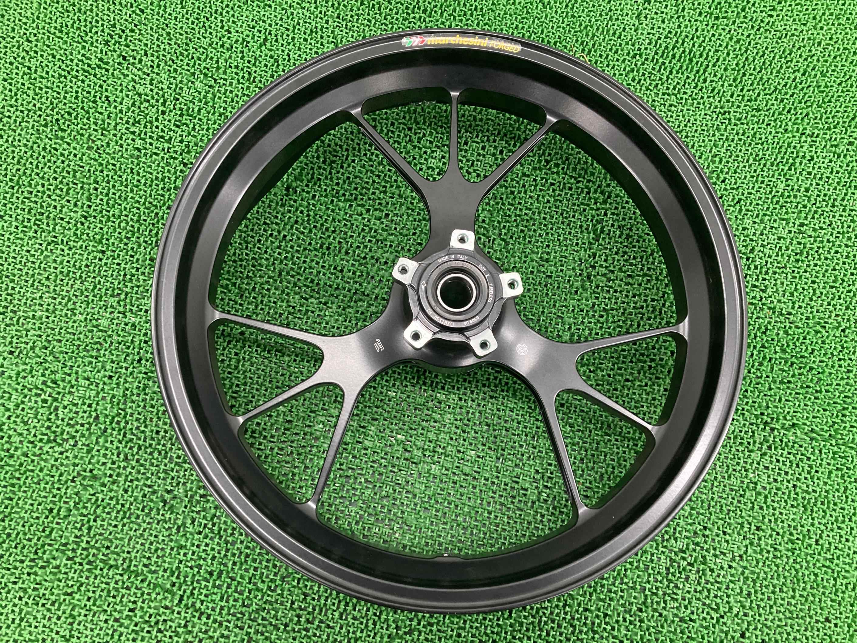 1199パニガーレRフロントホイールドゥカティ純正バイク部品Panigaleマルケジーニ17x3.50車検Genuine【中古】 16