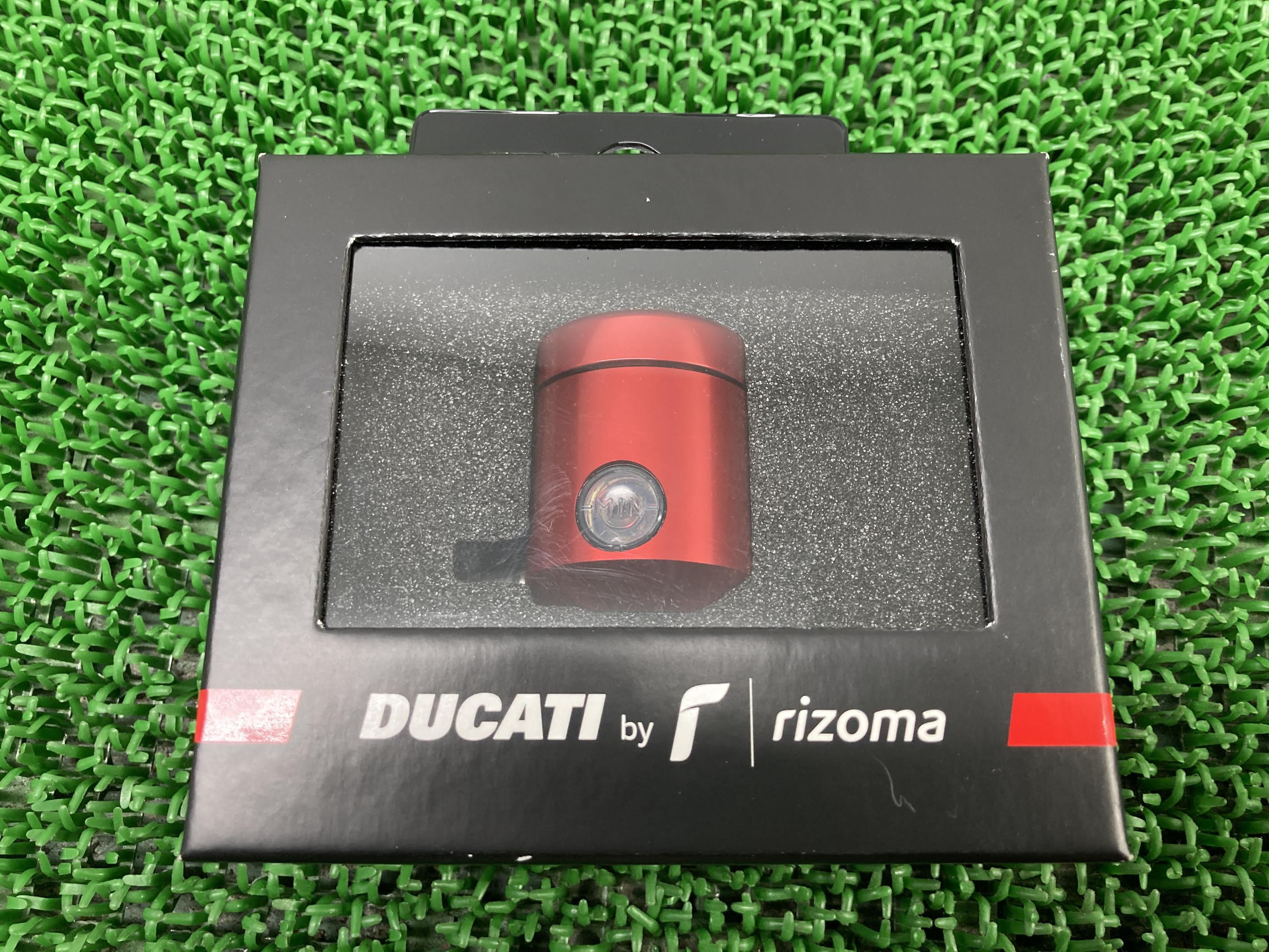 ストリートファイター クラッチフルードタンク 赤 在庫有 即納 ドゥカティ 純正 新品 バイク 部品 rizoma アルミ リザーバータンク 未使用 車検 Genuine 2｜ティーエスパーツ　店