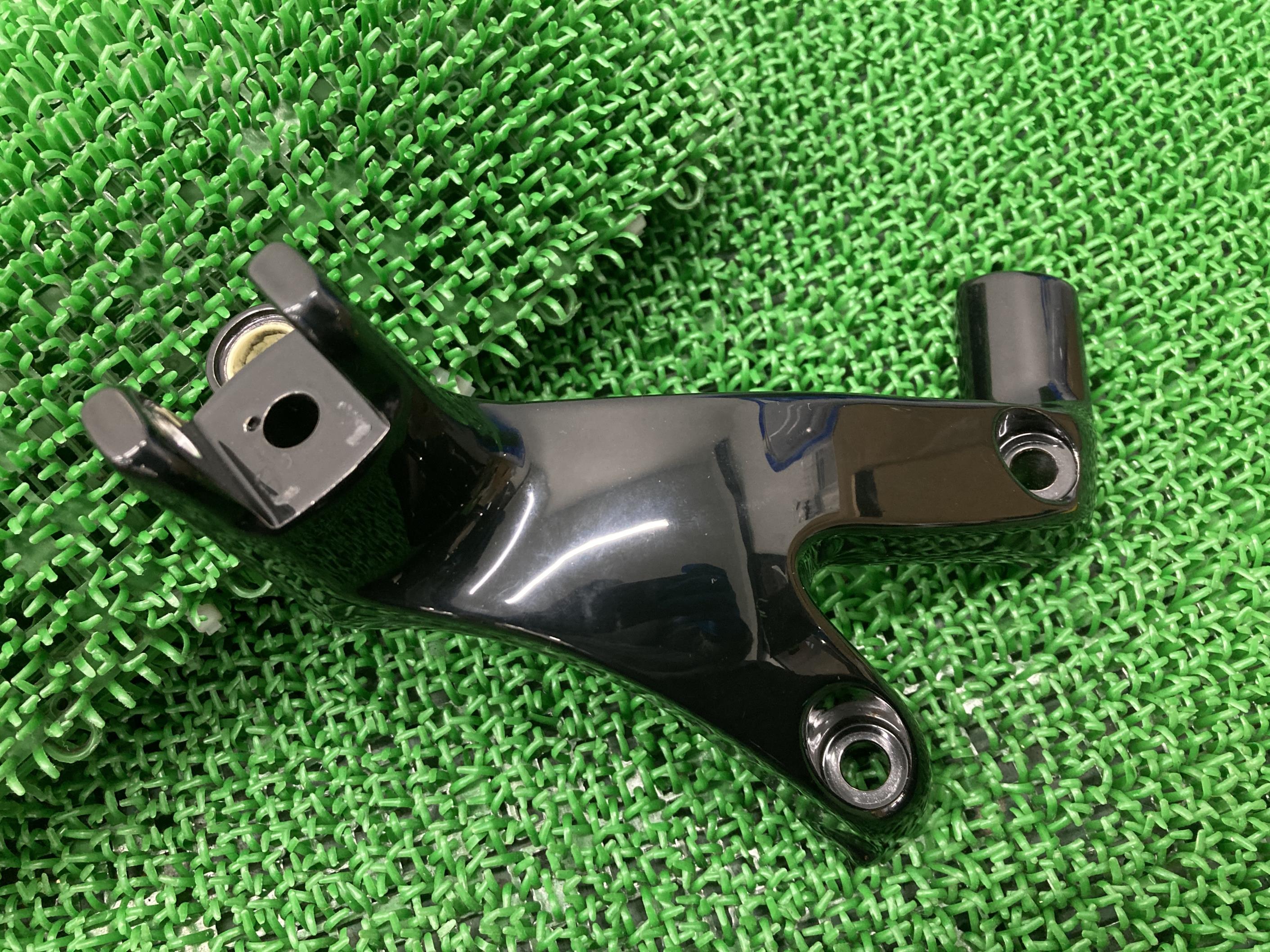 FXBRS1870ステップホルダー左ハーレー純正バイク部品ブラケットソフテイルブレイクアウト114ミルウォーキーエイト曲がり無し車検Genuine【中古】 15｜ティーエスパーツ　店