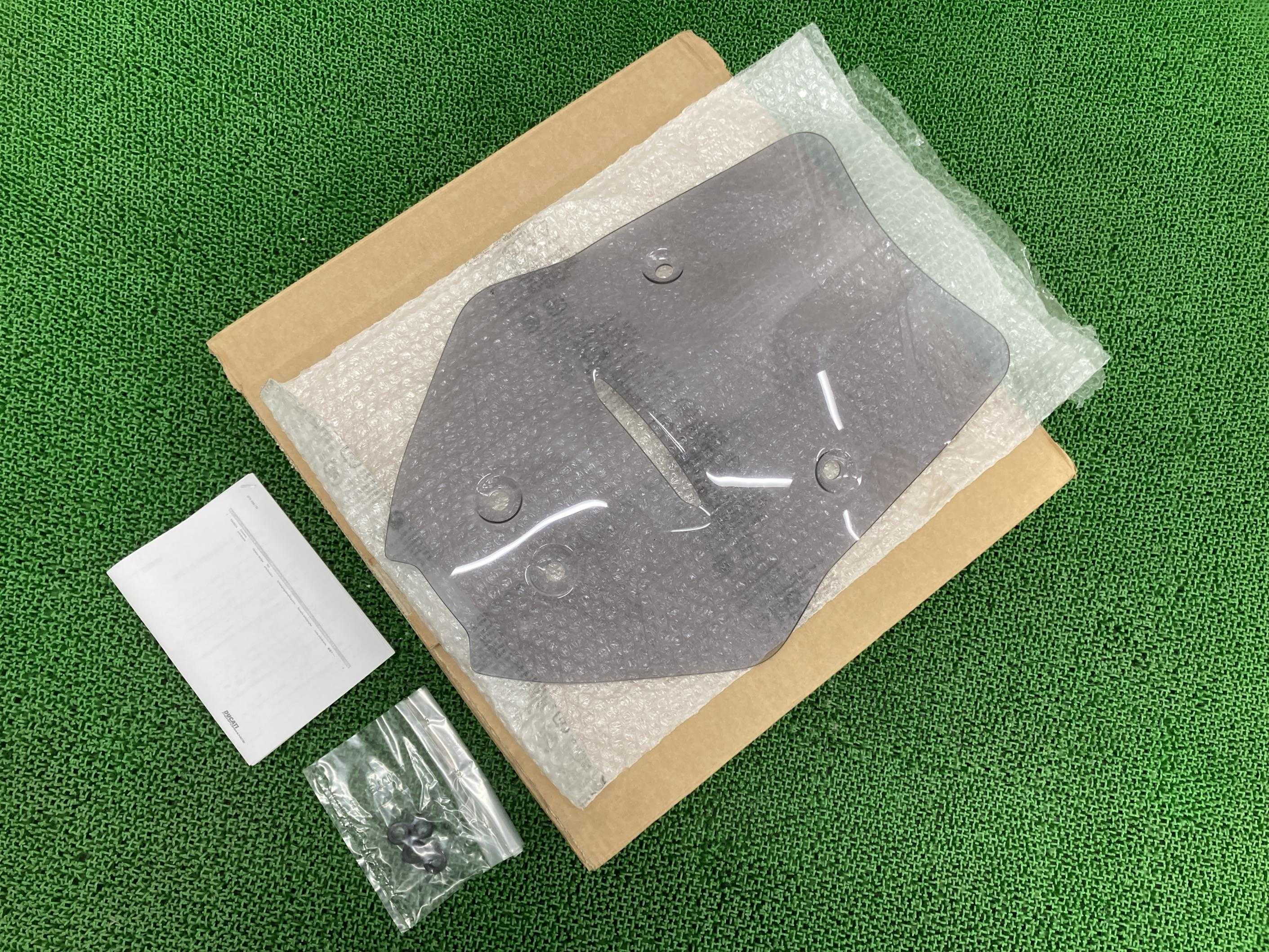 ムルティストラーダV4S スクリーン 在庫有 即納 ドゥカティ 純正 新品 バイク 部品 97180921AA グランツーリスモ ウインドシールド 未使用品 車検 Genuine 96|ティーエスパーツ 店