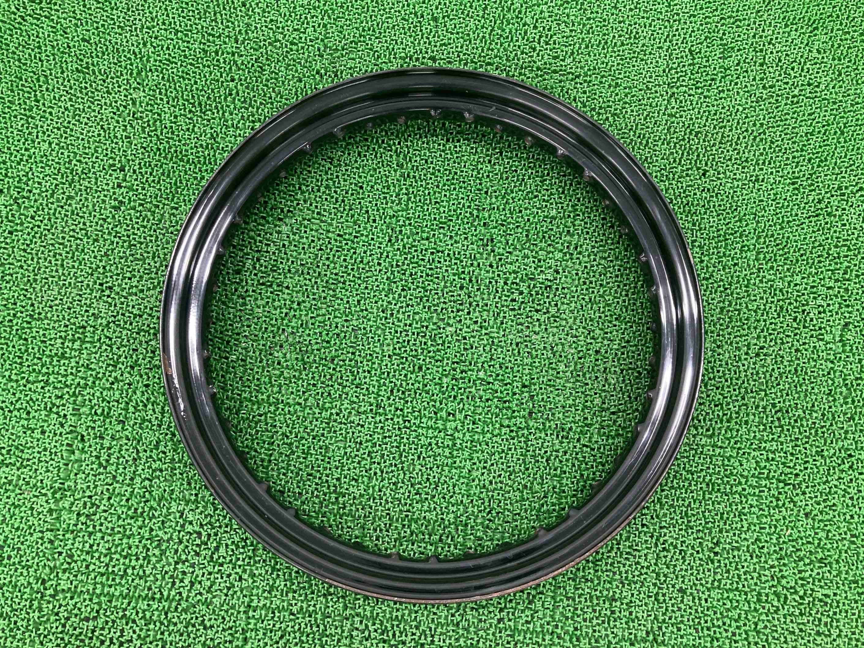 スポーツスターフロントホイールリムハーレー純正バイク部品19x2.50CMRペイント素材に曲がり無し希少品車検Genuine【中古】 29｜ティーエスパーツ　店