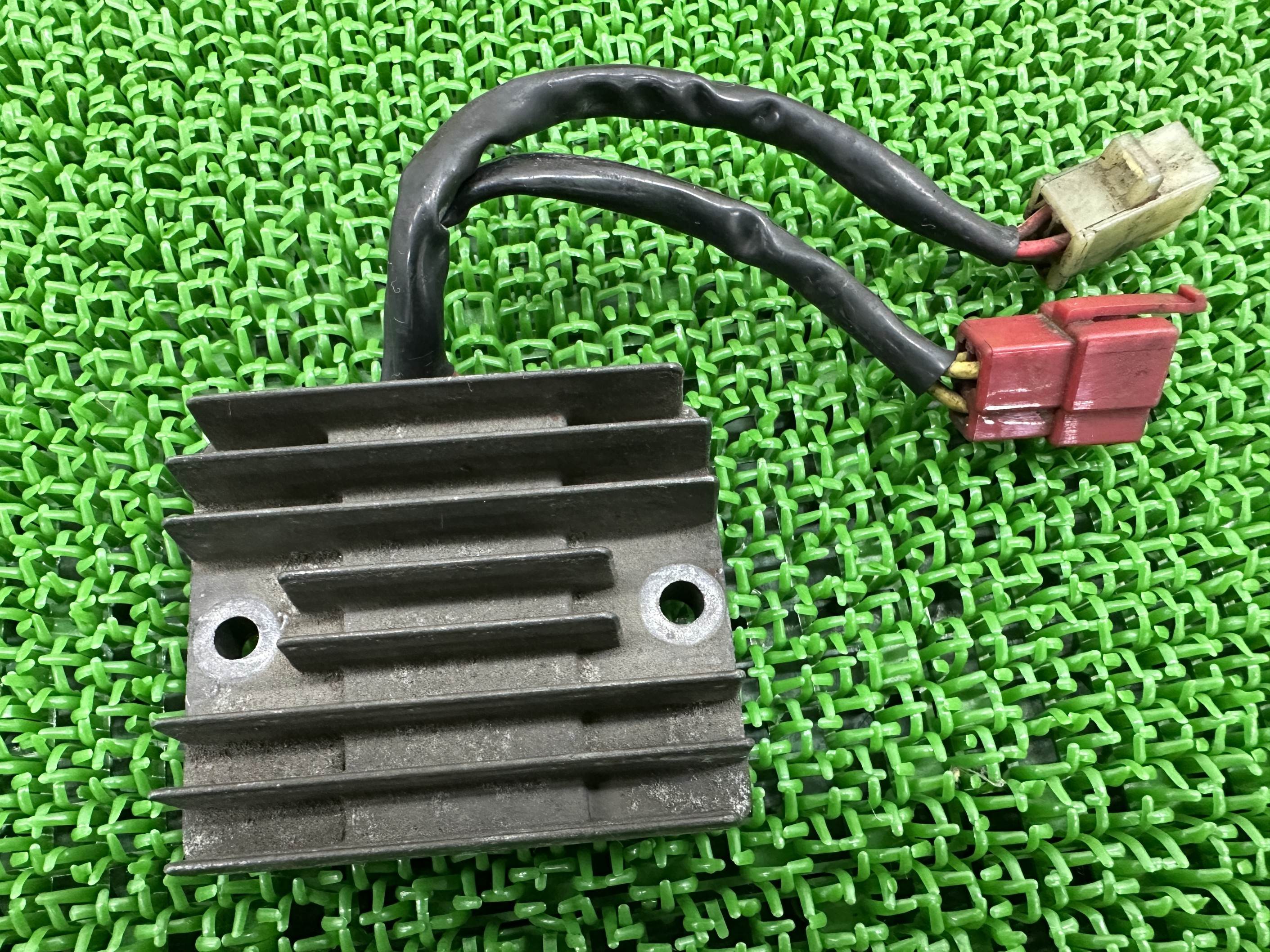 GB250クラブマン レギュレター ホンダ 純正 バイク 部品 MC10 レギュレーター レクチファイヤー 機能的問題なし 安心のノーマル 車検 Genuine 【中古】 3