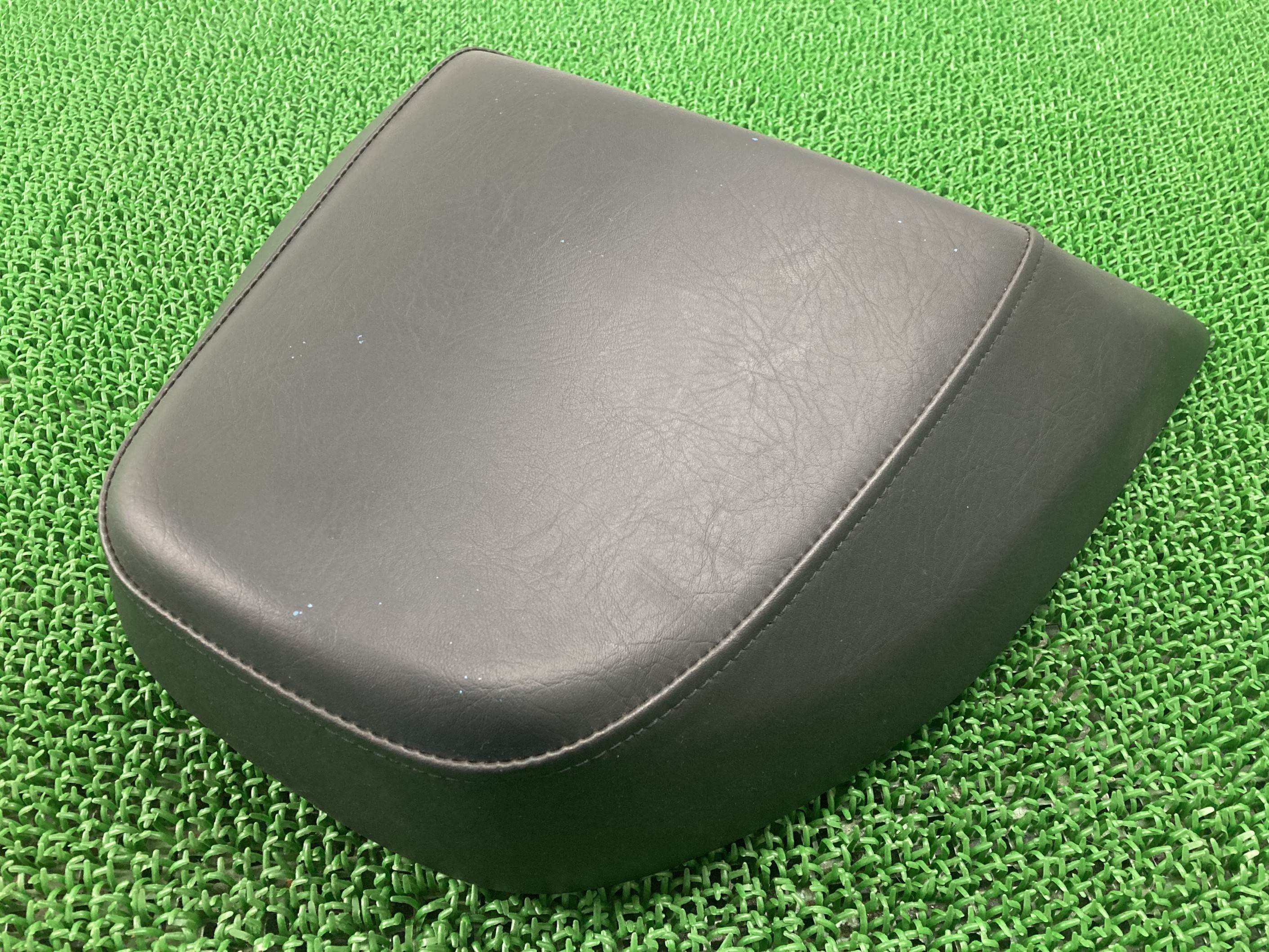 ブルバードM109R タンデムシート スズキ 純正 バイク 部品 VY53A BOULEVARD オプション リアシート ペイント素材に 車検 Genuine 【中古】 39|ティーエスパーツ 店