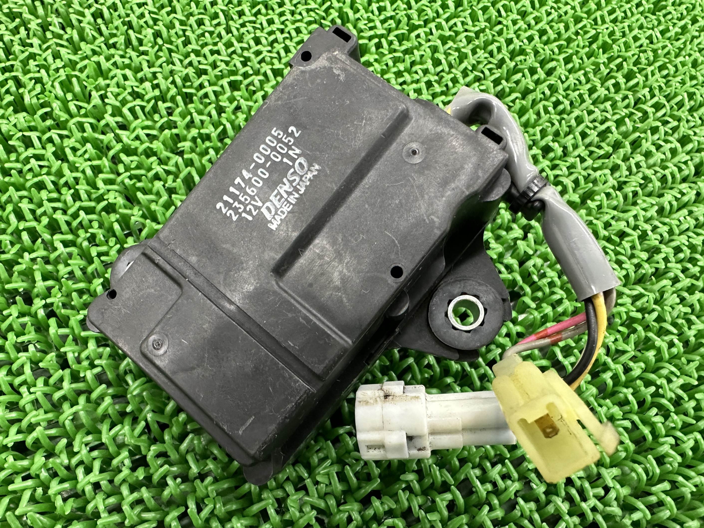 ZX-6R 排気バルブモーター カワサキ 純正 バイク 部品 09-21年 エキゾーストコントローラー 排気デバイス サーボモーター 割れ欠け無し 車検 Genuine 【中古】 47