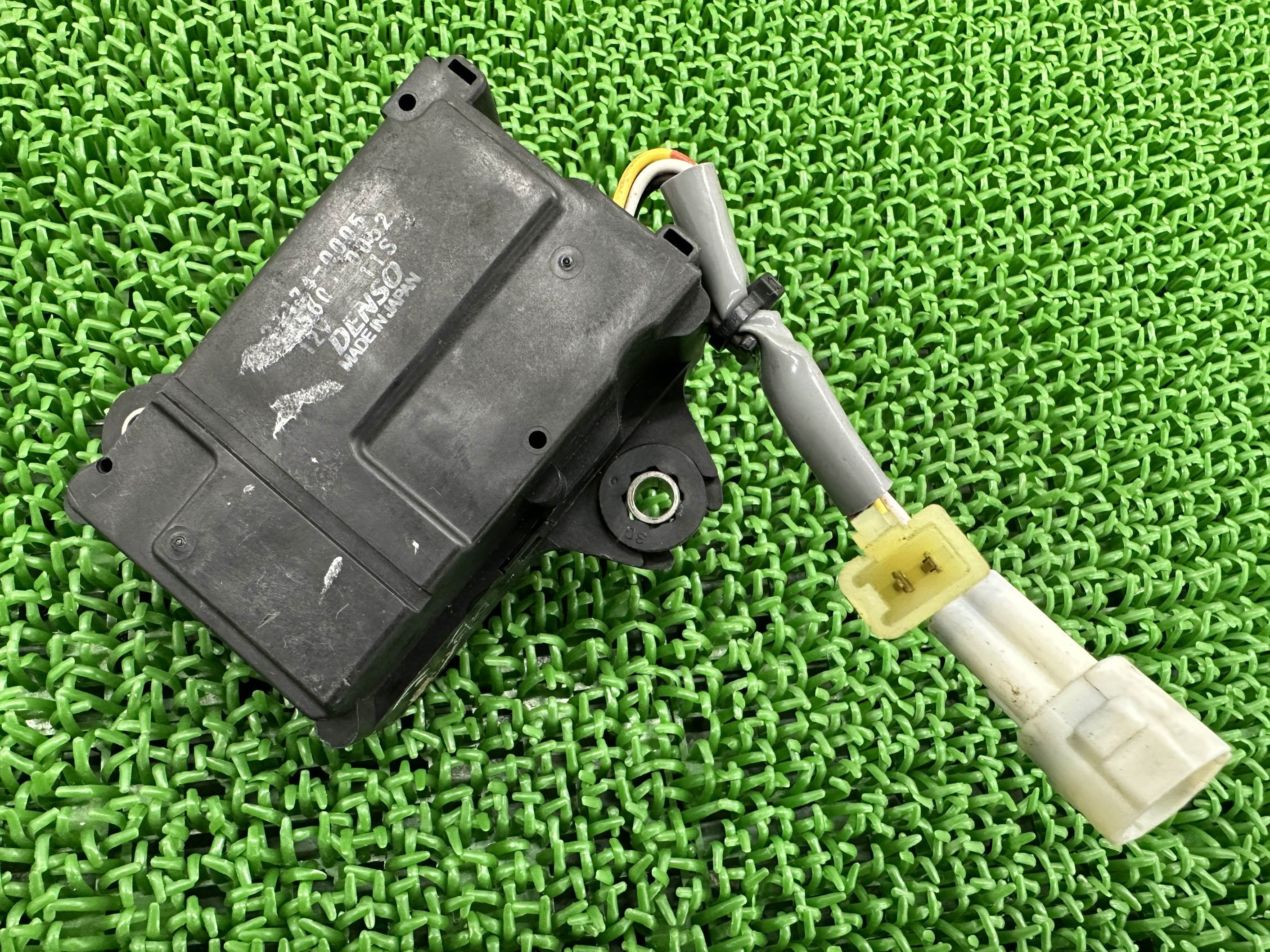 NINJA1000 排気バルブモーター カワサキ 純正 バイク 部品 ZX1000G H Z1000 エキゾーストコントローラー 排気デバイス 車検 Genuine 【中古】 44