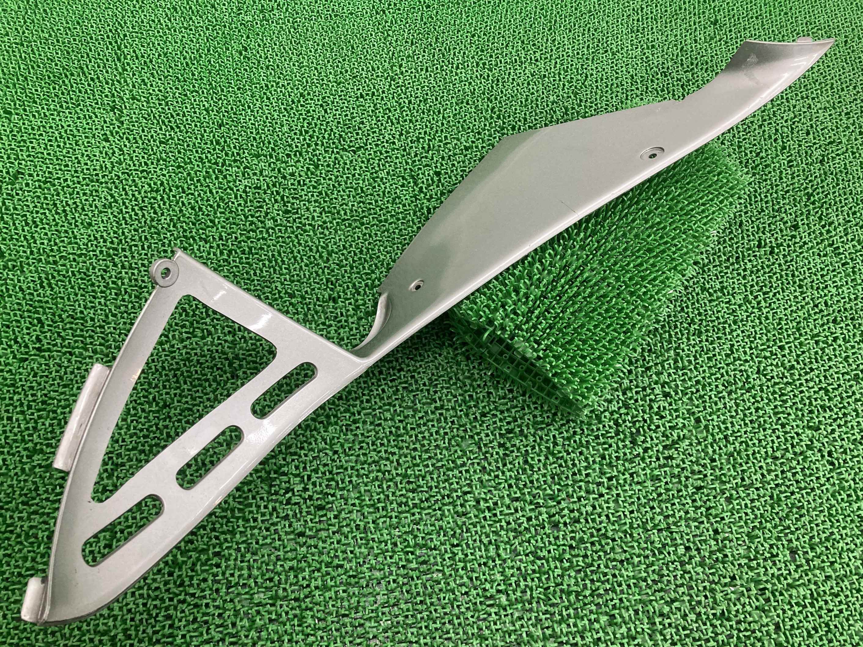 ZX-12R センターカウル 左 ガンM カワサキ 純正 バイク 部品 ZXT20A アンダーカウル フロントカウル マレーシア仕様 逆車 車検 Genuine 【中古】 65