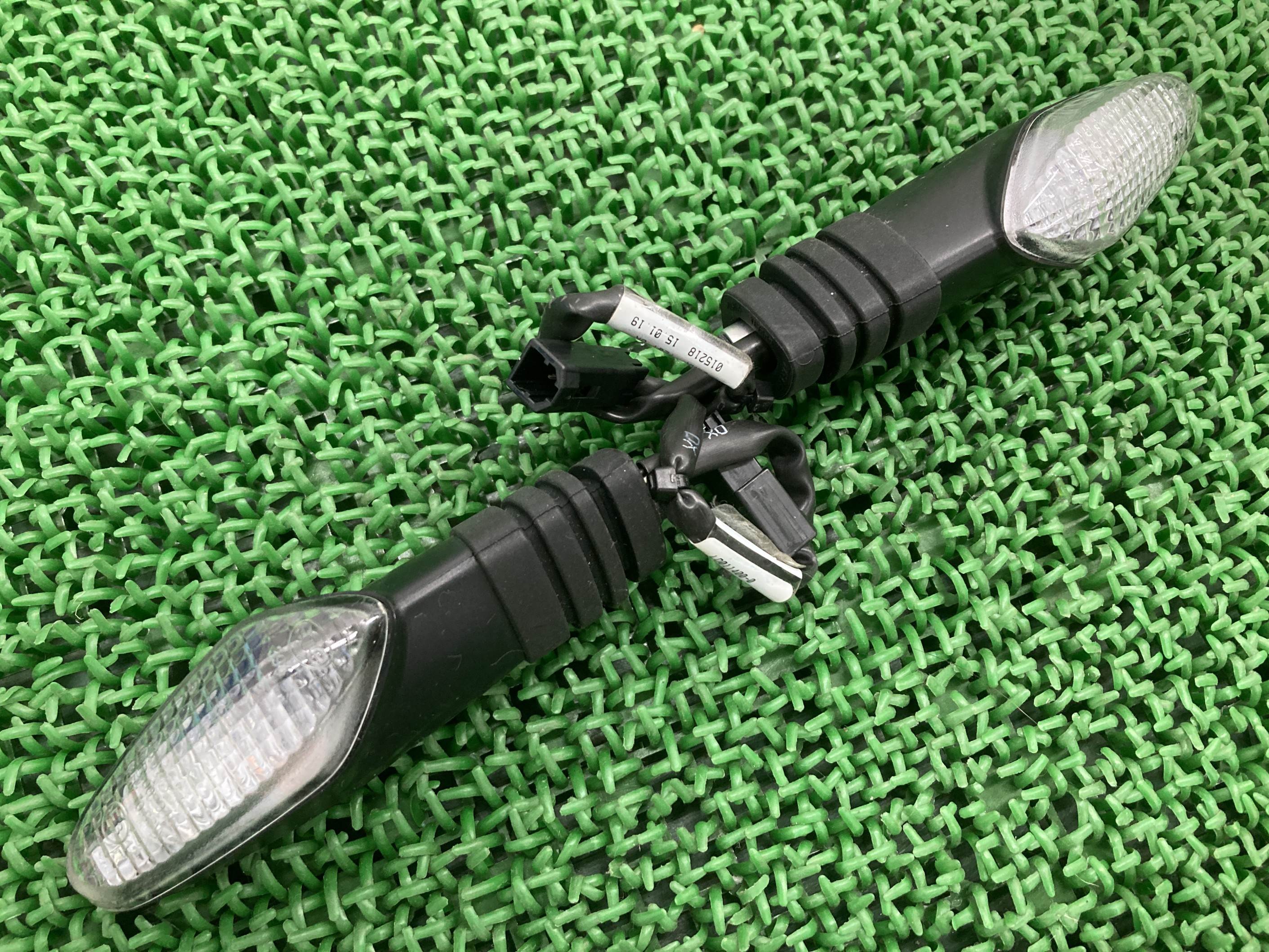 ムルティストラーダ リアウインカー 左右 ドゥカティ 純正 バイク 部品 002946 530.1.032.2B 690 V2 S 車検 Genuine 【中古】 16