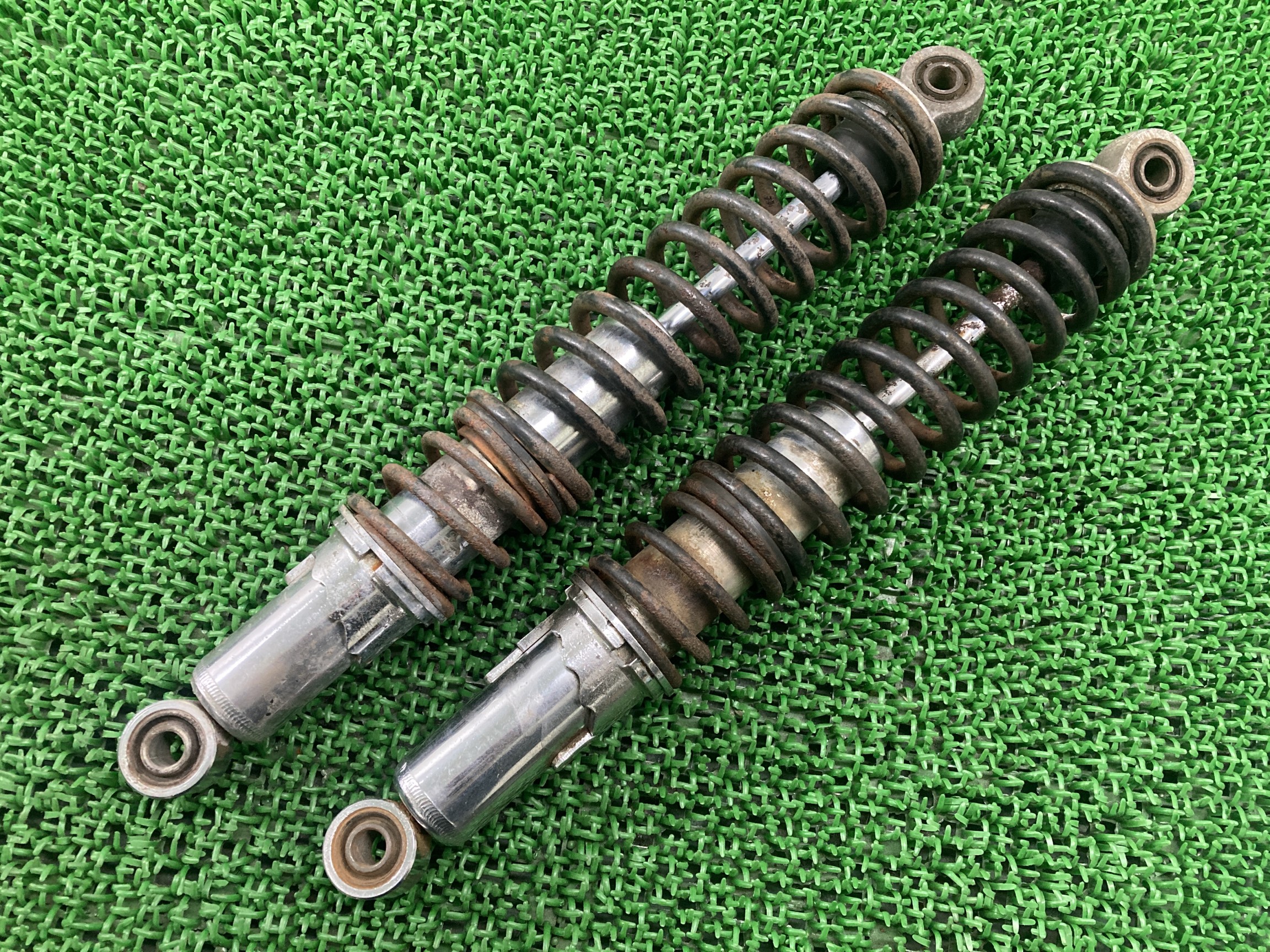 楽天市場】GB350リアサスペンション左右NC59-1009***ホンダ純正