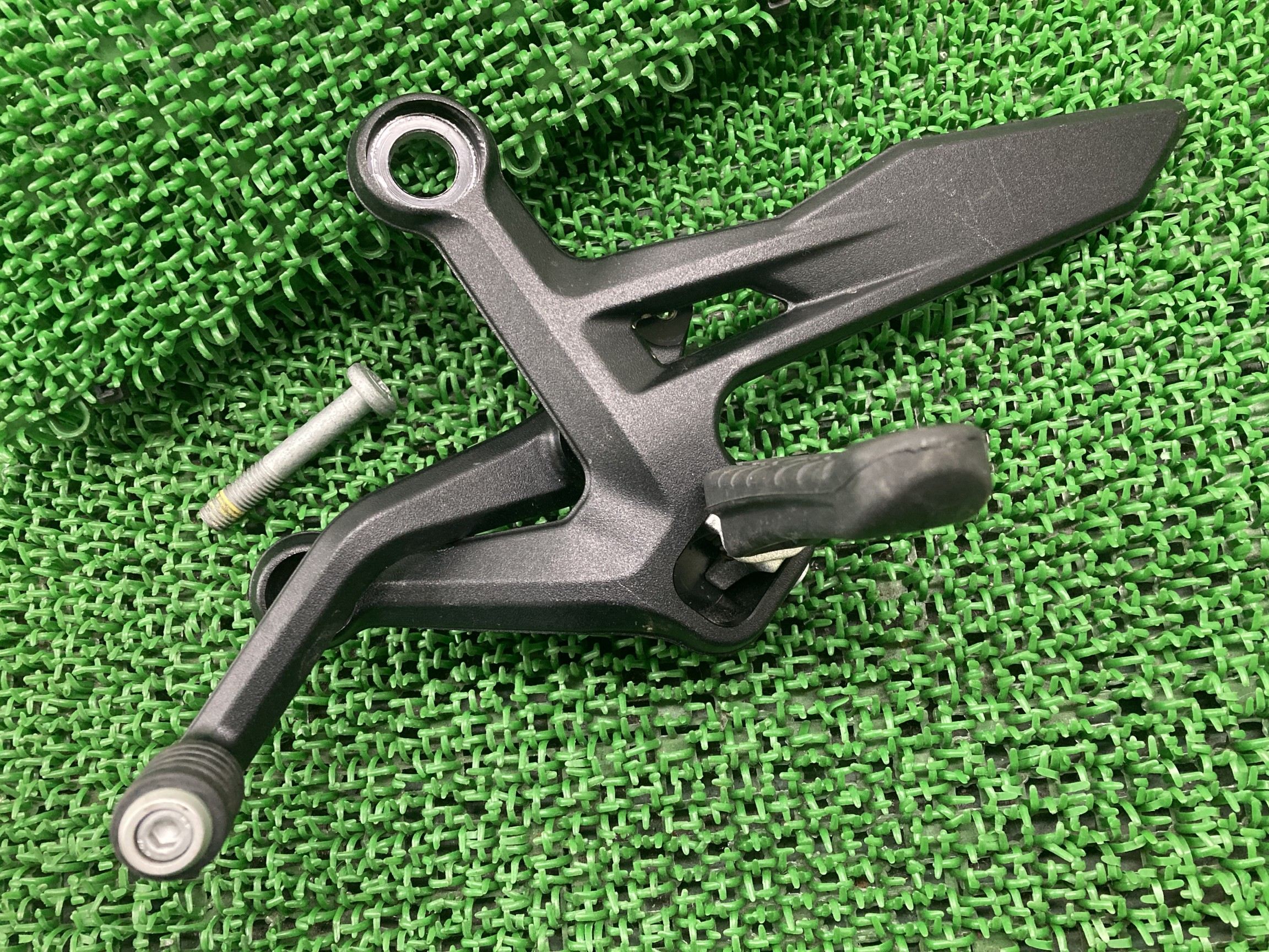 790デューク ステップ 左 KTM 純正 バイク 部品 641.03.038.000 641.34.031.000 DUKE シフトペダル ペグ 車検 Genuine 【中古】 63