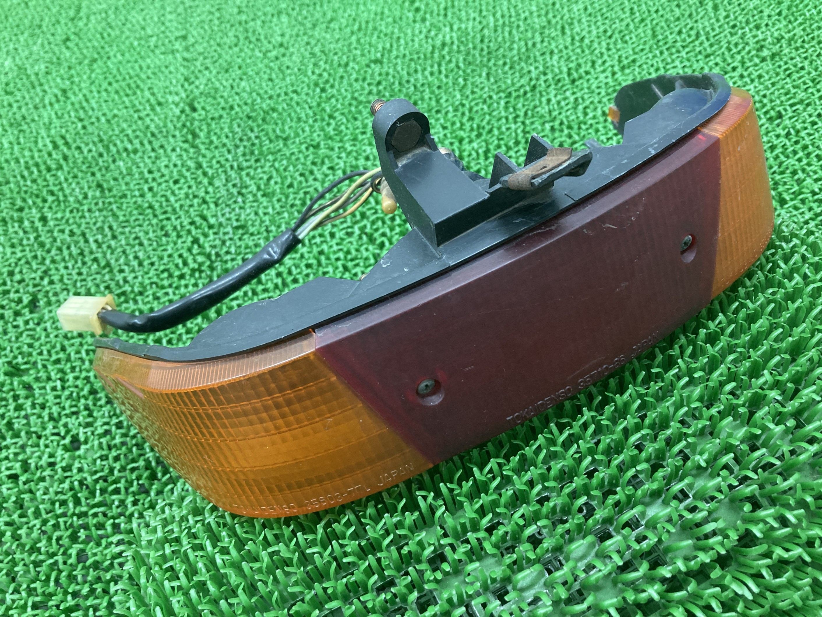 アドレスV100 テールランプ スズキ 純正 バイク 部品 CE11A 35710-86 35603-77 ウインカー 修復素材に 品薄 車検 Genuine 【中古】 27