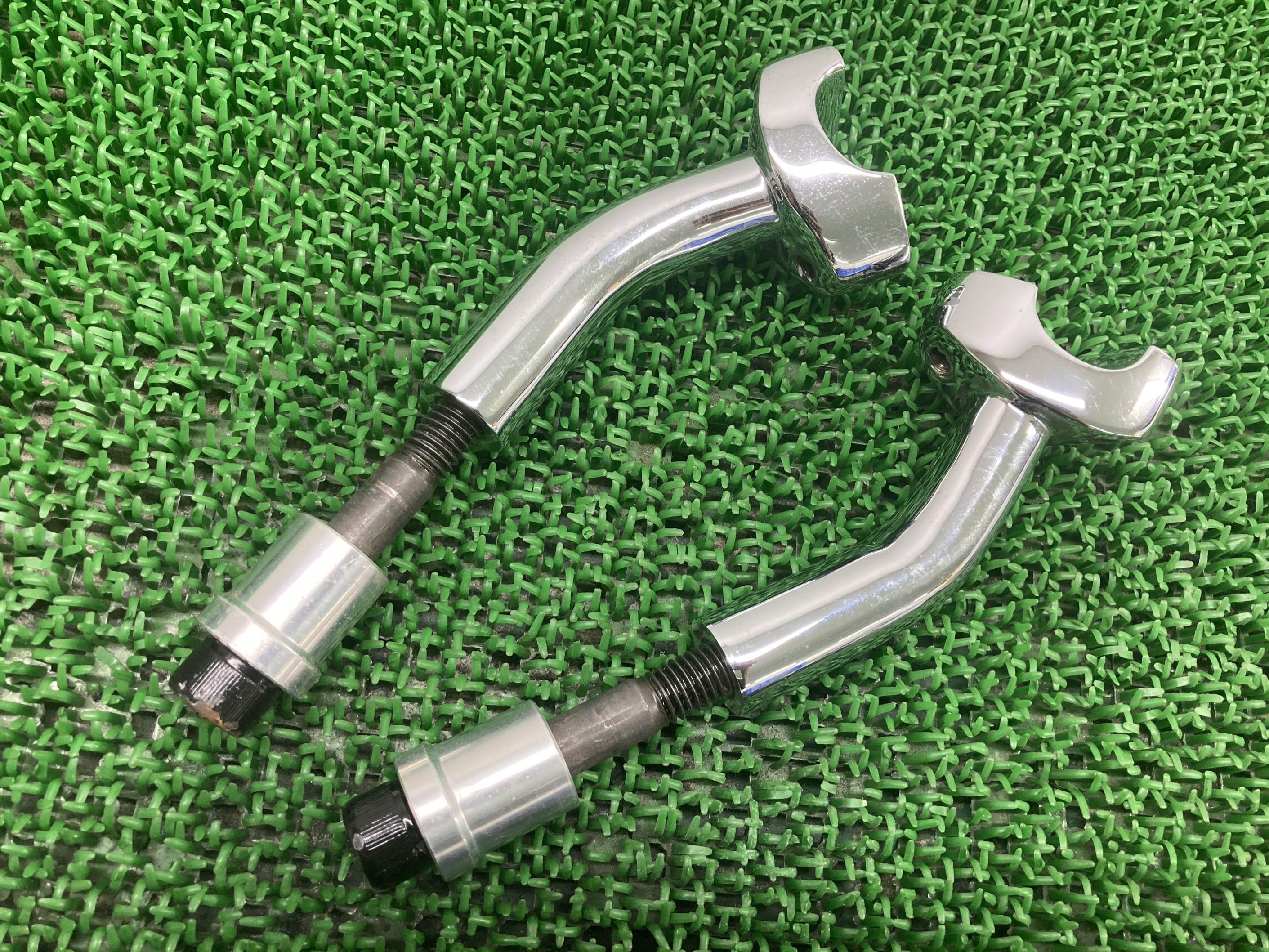 ハーレー ハンドルポスト 左右 社外 バイク 部品 ソフテイル ダイナ スポーツスター 120mm クランプ プルバックライザー 【中古】 60 楽天市場】ハーレーハンドルポスト左右社外バイク部品ソフテイルダイナ