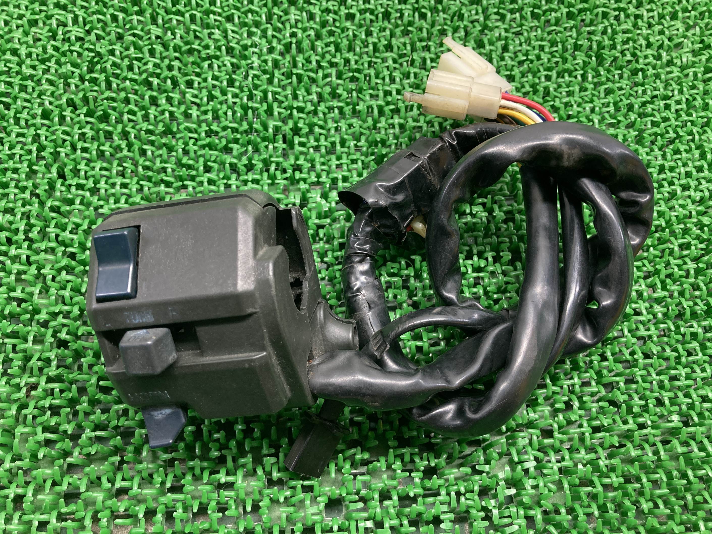 ZXR400ハンドルスイッチ左カワサキ純正バイク部品ZX400Hスイッチボックス割れ欠け無し品薄希少品車検Genuine【中古】 71｜ティーエスパーツ　店