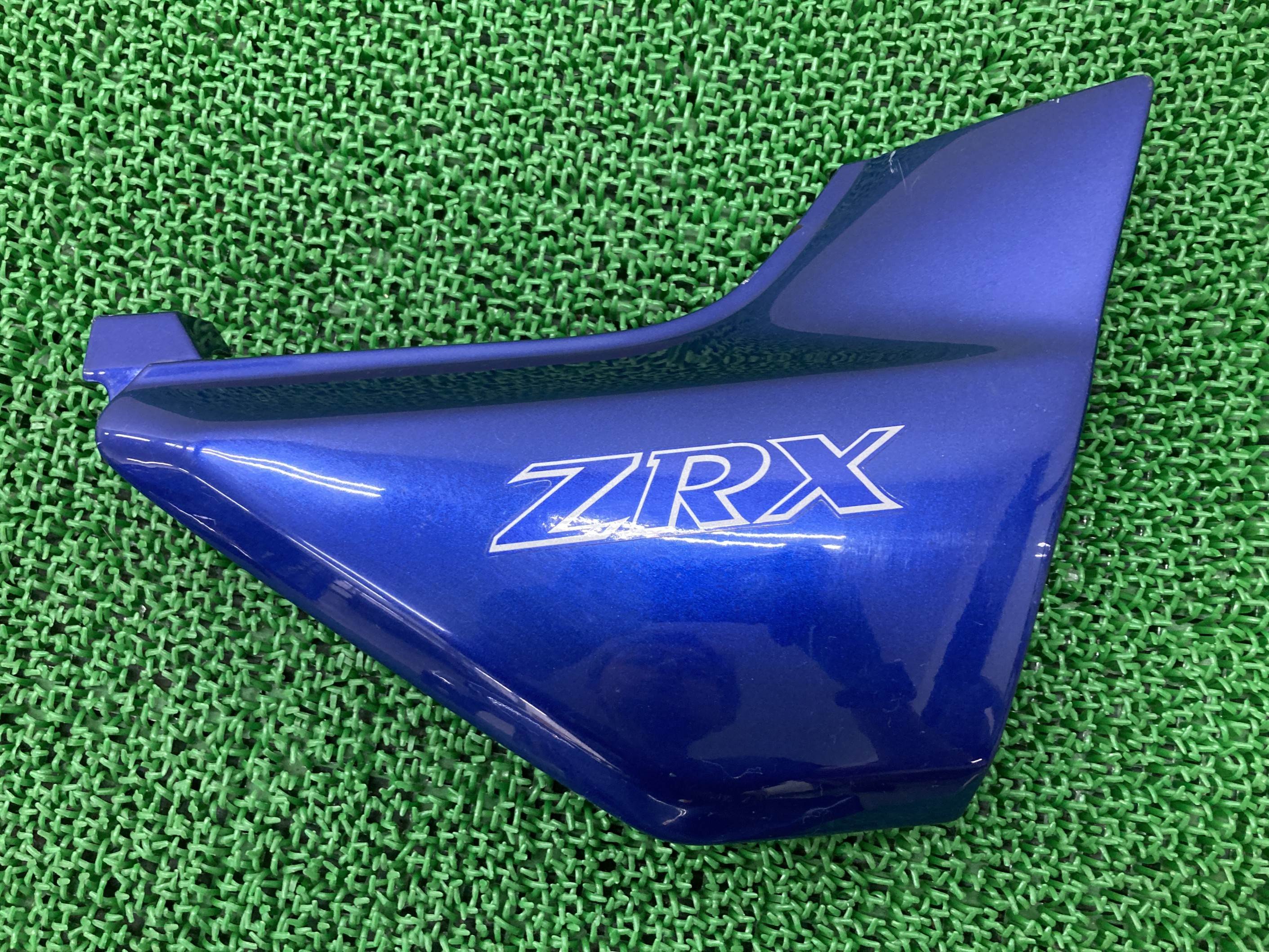 ZRX400 サイドカバー 右 青 カワサキ 純正 バイク 部品 ZR400E 割れ欠け無し 品薄 希少品 車検 Genuine 【中古】 99