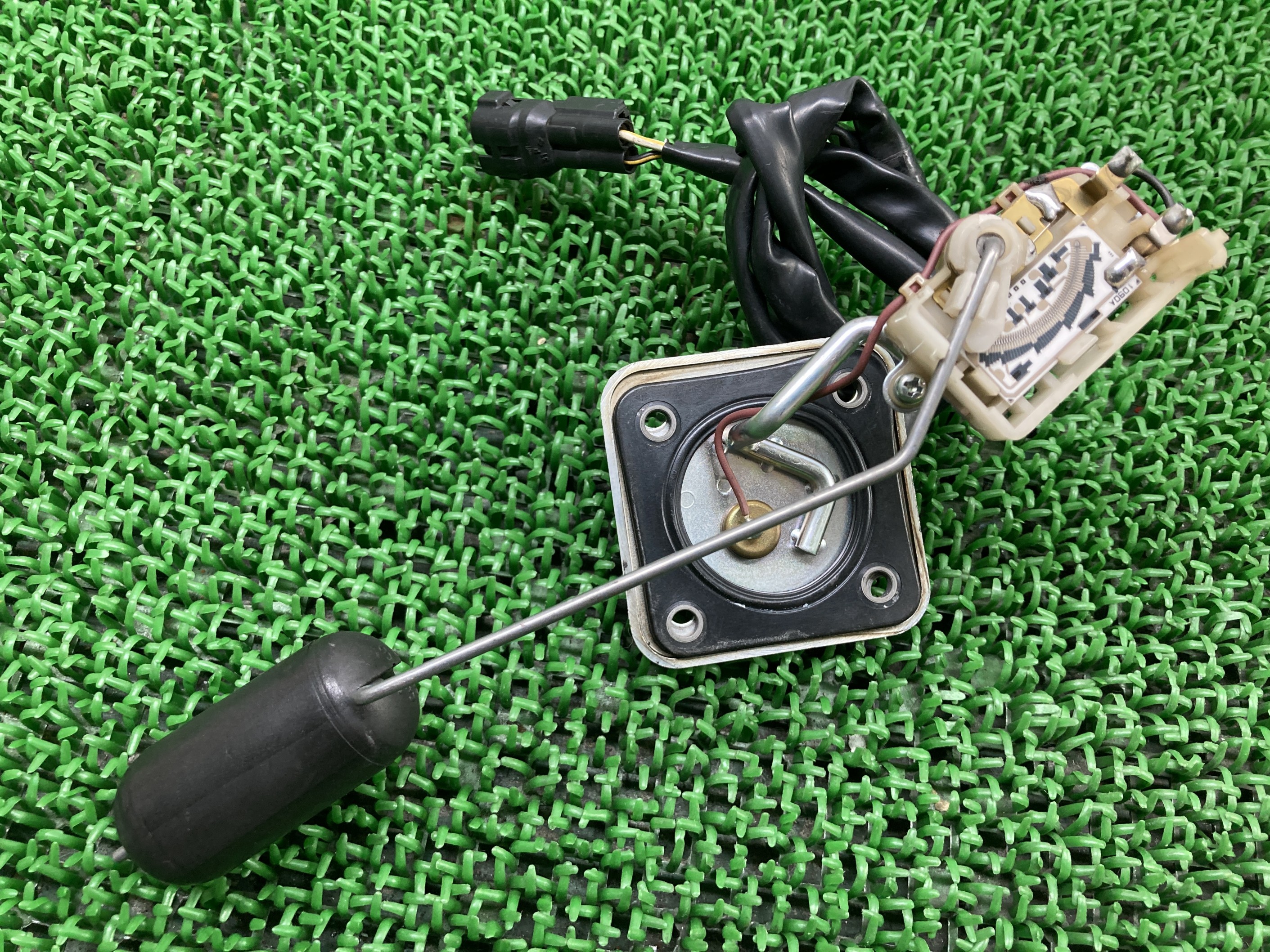 楽天市場】ZRX400 純正部品 フューエルセンサー 新品 燃料