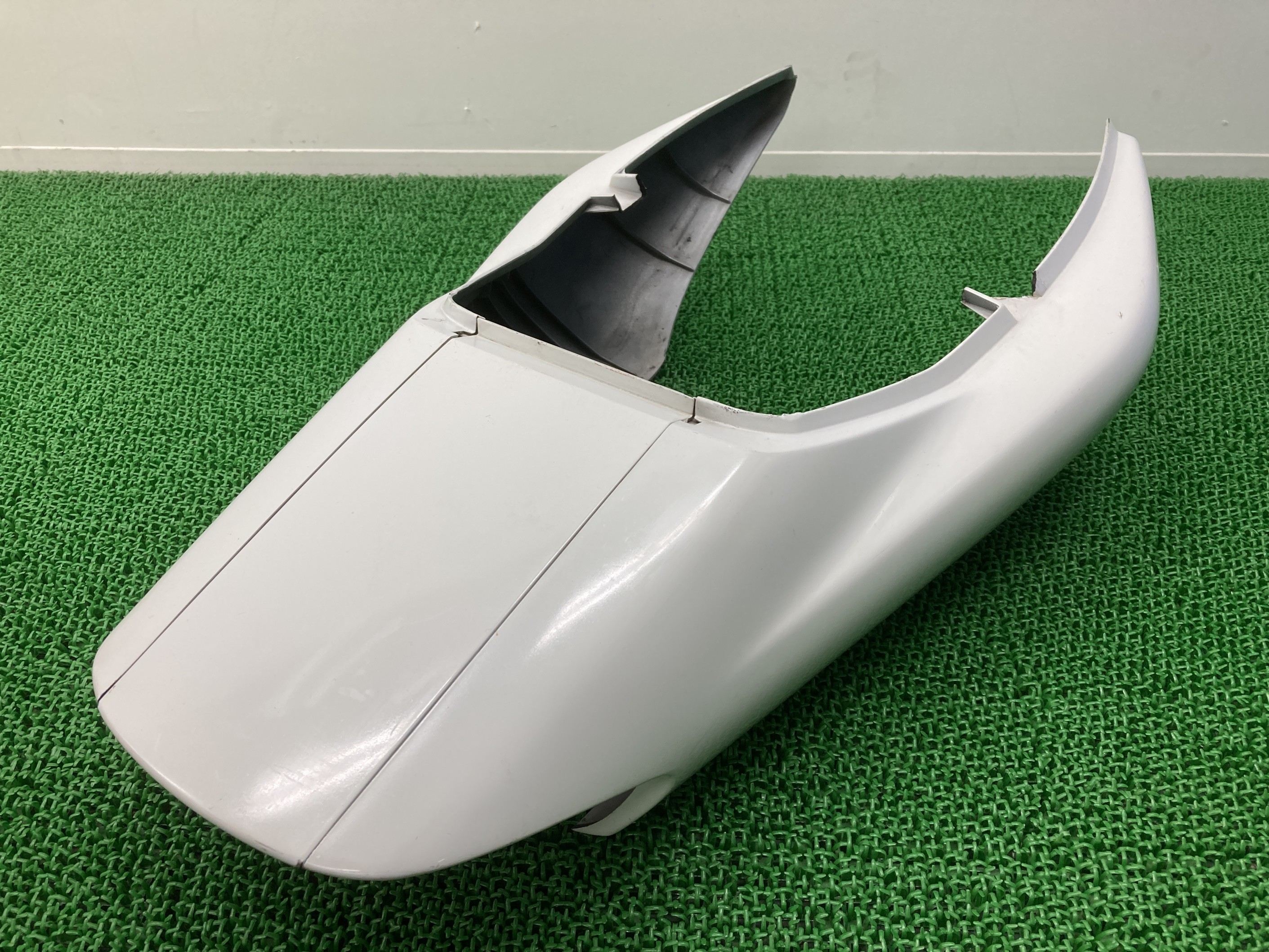 XJR400R テールカウル 白 ヤマハ 純正 バイク 部品 RH02J シートカウル 修復素材に 品薄 希少品 車検 Genuine 【中古】 27|ティーエスパーツ 店