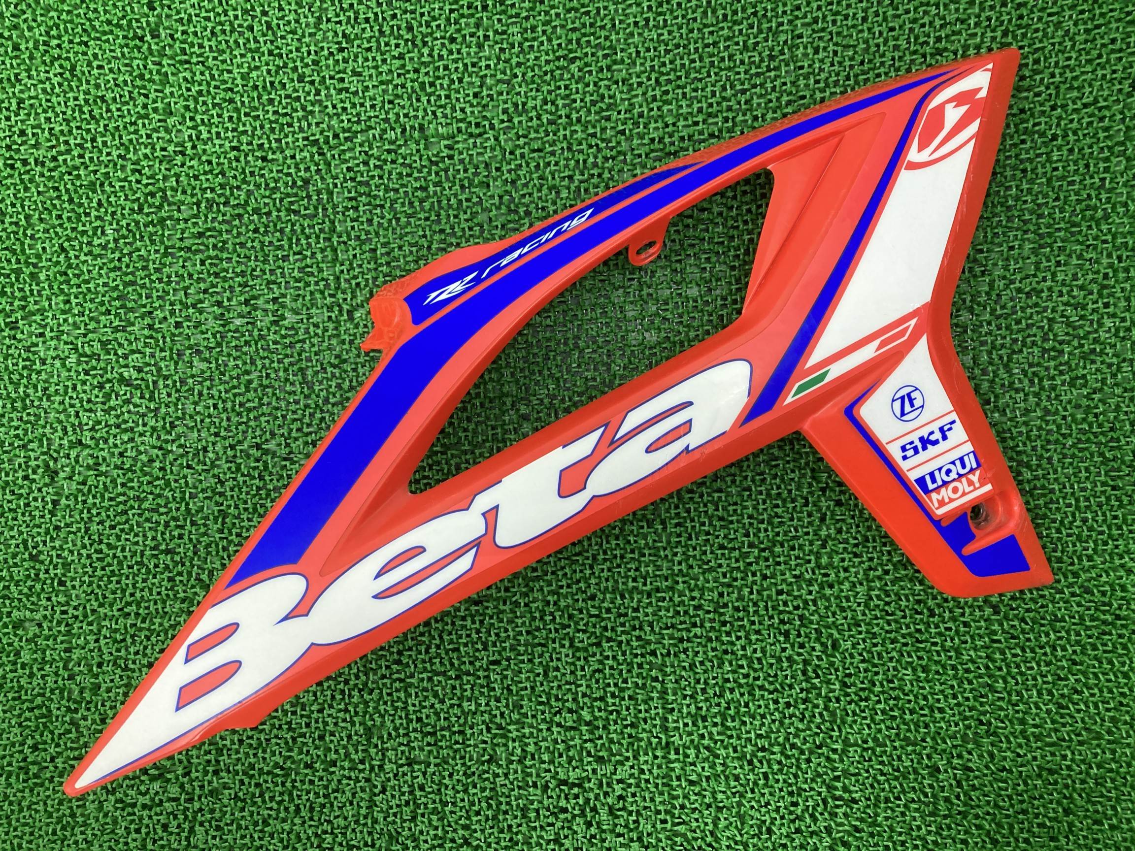 480RR シュラウド 右 赤 BETA 純正 バイク 部品 タンクサイドカバー サイドカウル RaceEdition ベータ 車検 Genuine 【中古】 17 17,374円