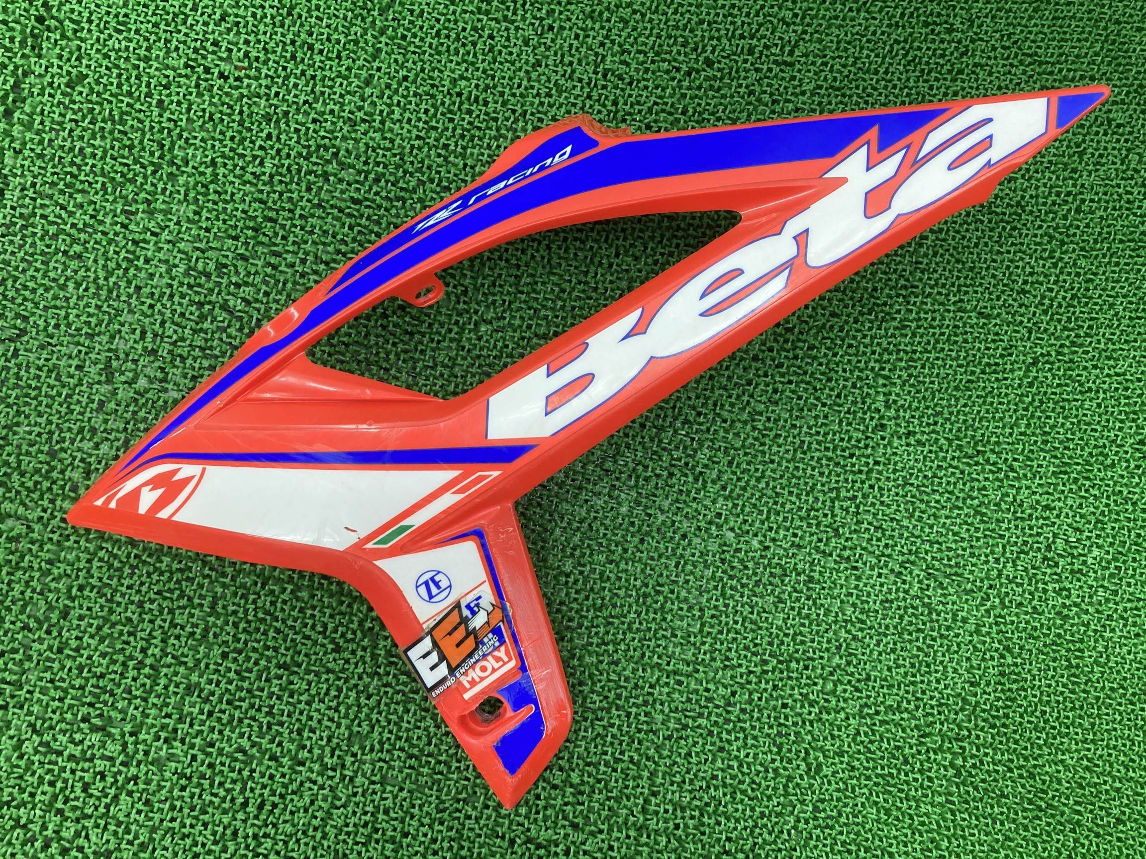 480RR シュラウド 左 赤 BETA 純正 バイク 部品 037.43.003.00 タンクサイドカバー サイドカウル RaceEdition ベータ 車検 Genuine 【中古】 16|ティーエスパーツ 店