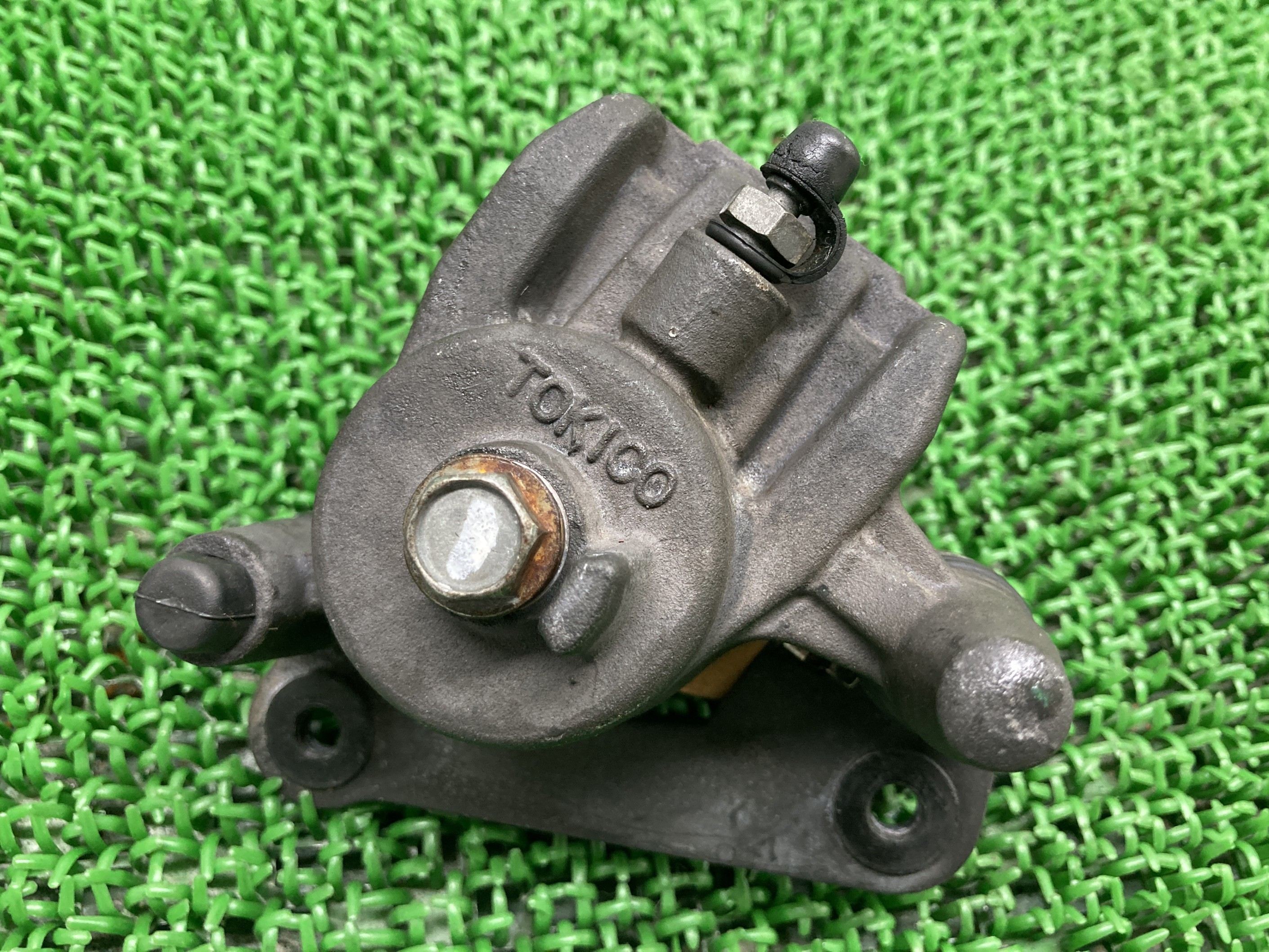 ゼファー400 リアブレーキキャリパー カワサキ 純正 バイク 部品 ZR400C ZEPHYR400 割れ欠け無し 品薄 希少品 車検 Genuine 【中古】 66｜ティーエスパーツ　店