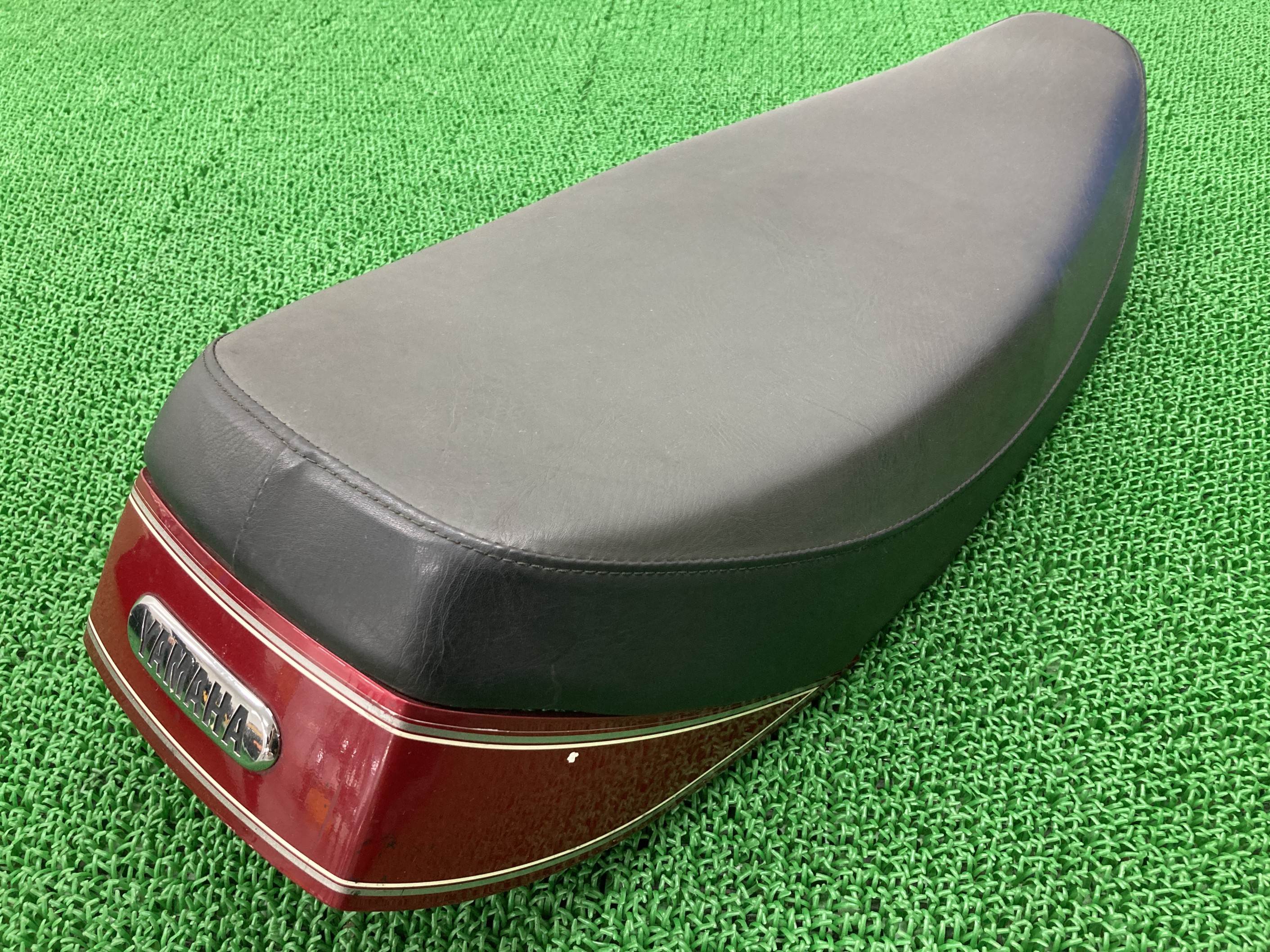 SR400シート赤Mヤマハ純正バイク部品1JRRH01JRH03Jシートカウルテールカウル破れ無し車検Genuine【中古】 82｜ティーエスパーツ　店
