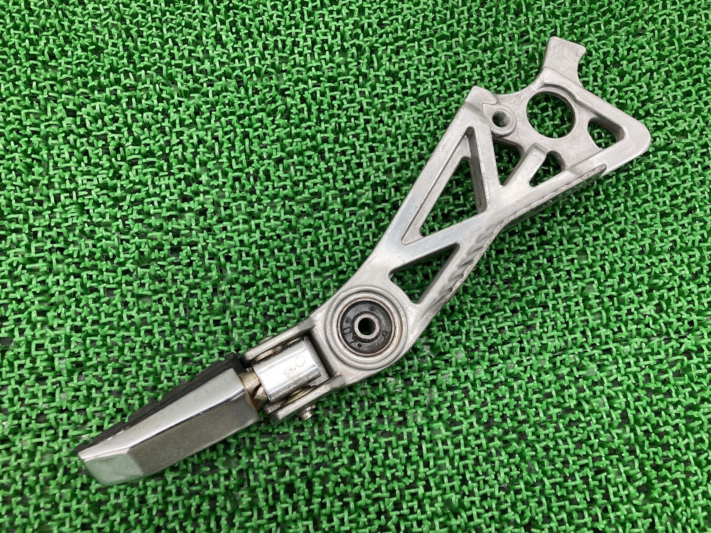 FZX750 ステップ 右 ヤマハ 純正 バイク 部品 3XF フェザー FAZER タンデムステップペグ 曲がり無し 車検 Genuine 【中古】 94