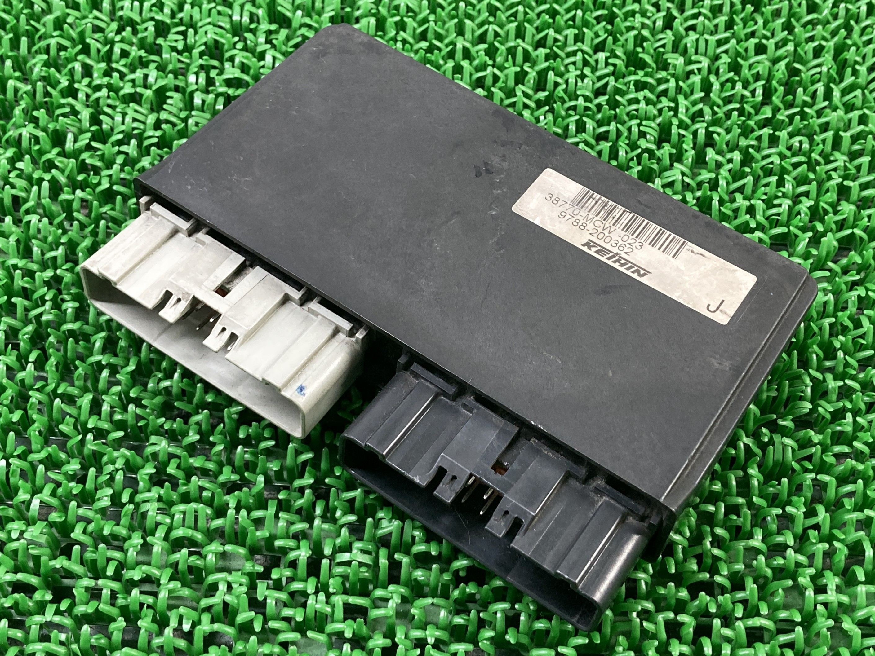VFR800 ECU ホンダ 純正 バイク 部品 RC46 ECM PGM-FIユニット 機能的問題なし 品薄 車検 Genuine 【中古】 35