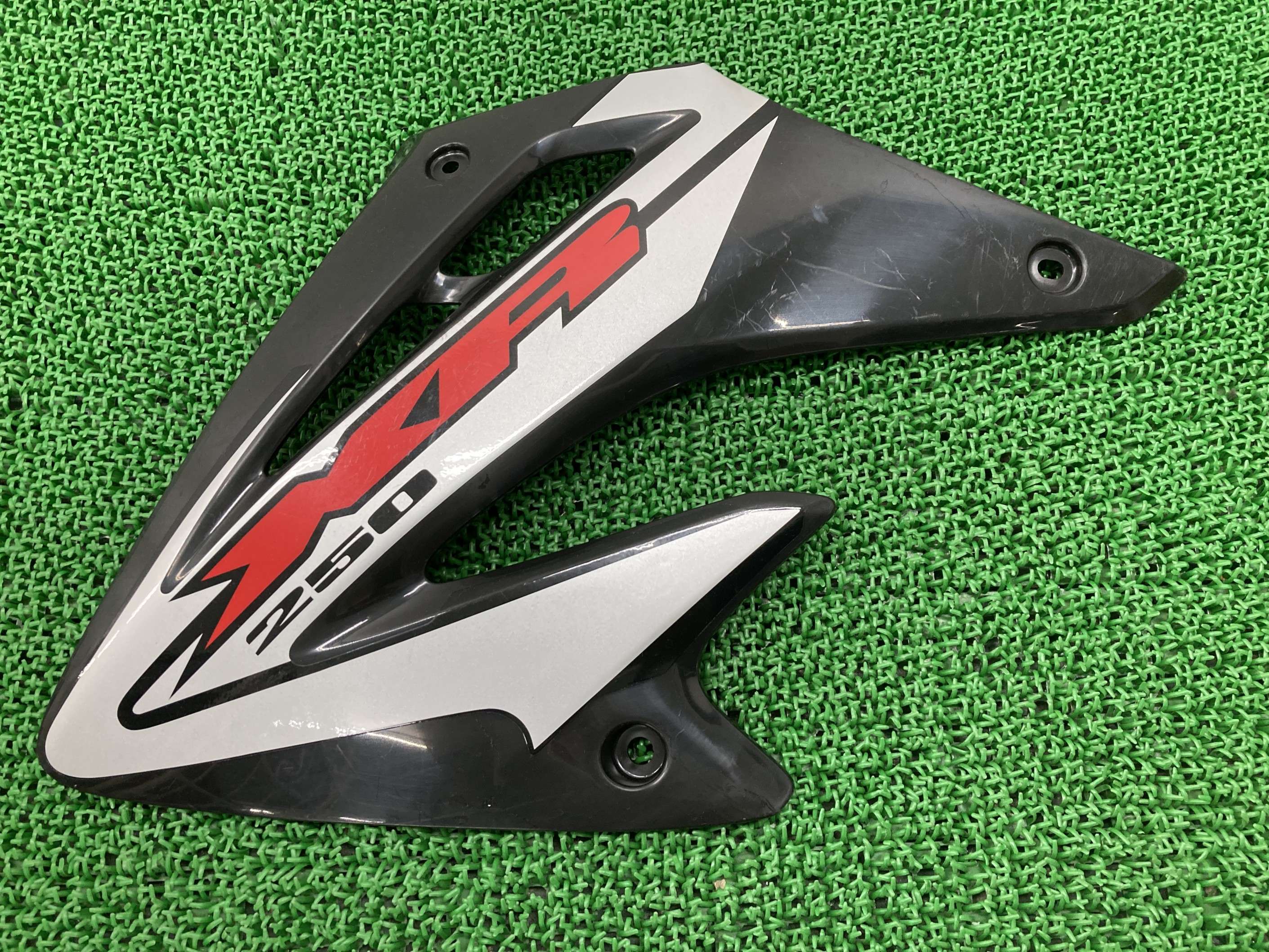 XR250 シュラウド 左 黒 ホンダ 純正 バイク 部品 MD30 サイドカウル 割れ欠け無し 品薄 希少品 車検 Genuine 【中古】 46|ティーエスパーツ 店
