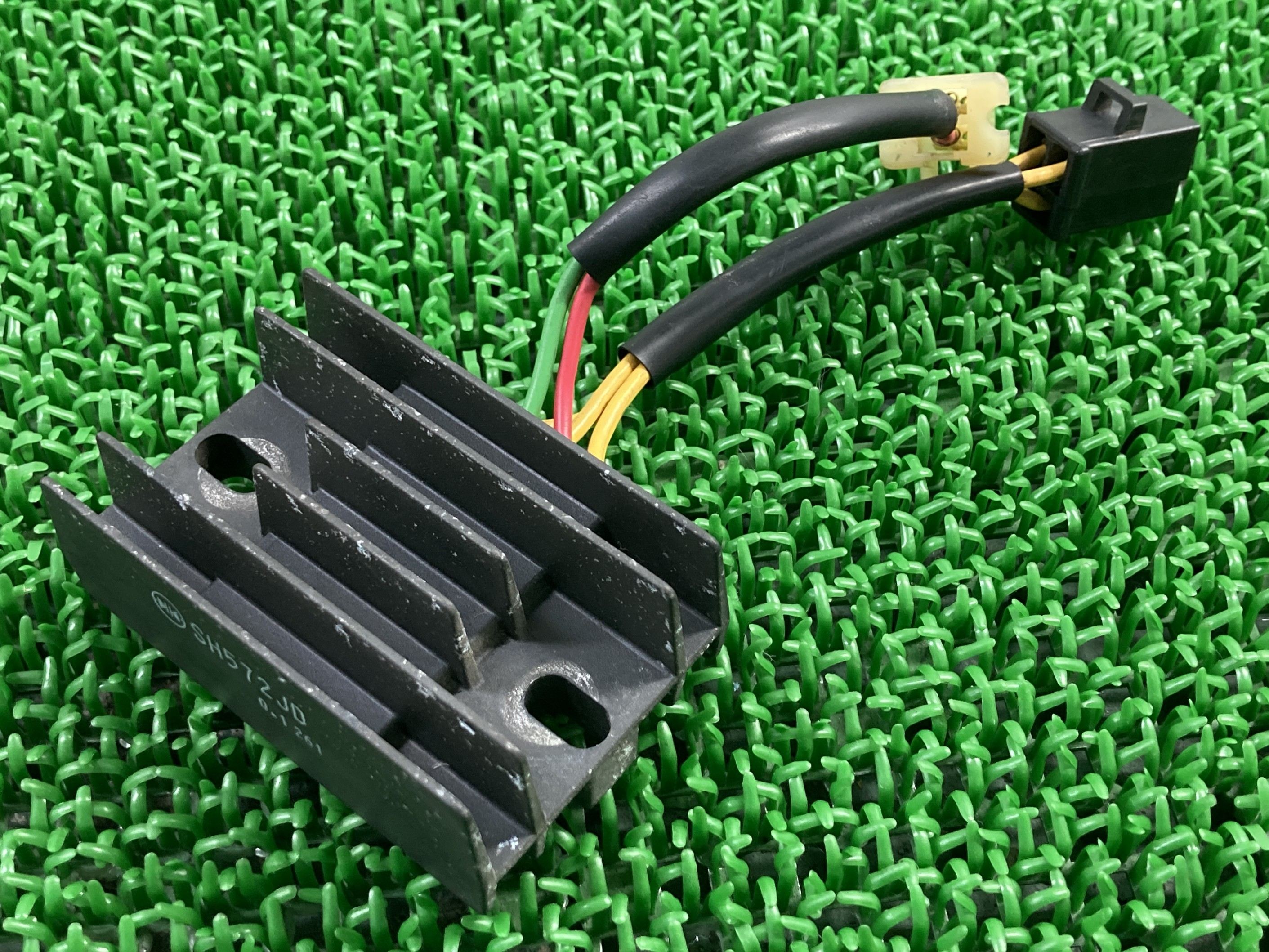 CB223S レギュレター ホンダ 純正 バイク 部品 MC40 レギュレーター レクチファイアー 機能的問題なし 車検 Genuine 【中古】 97