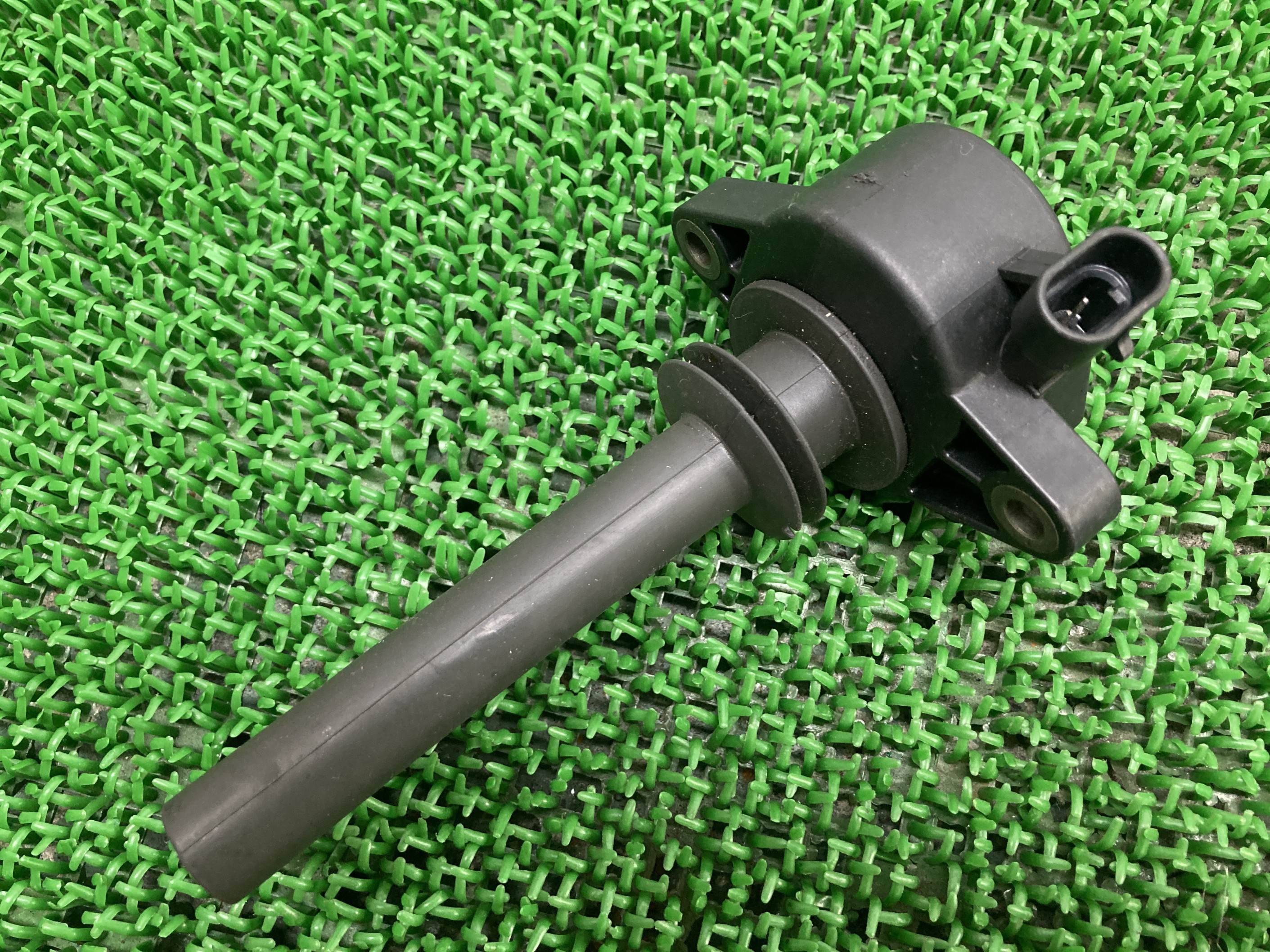 VRSCA VRSCF イグニッションコイル ハーレー 純正 バイク 部品 V-ROD 機能的問題なし 希少品 品薄 車検 Genuine 【中古】 88｜ティーエスパーツ　店